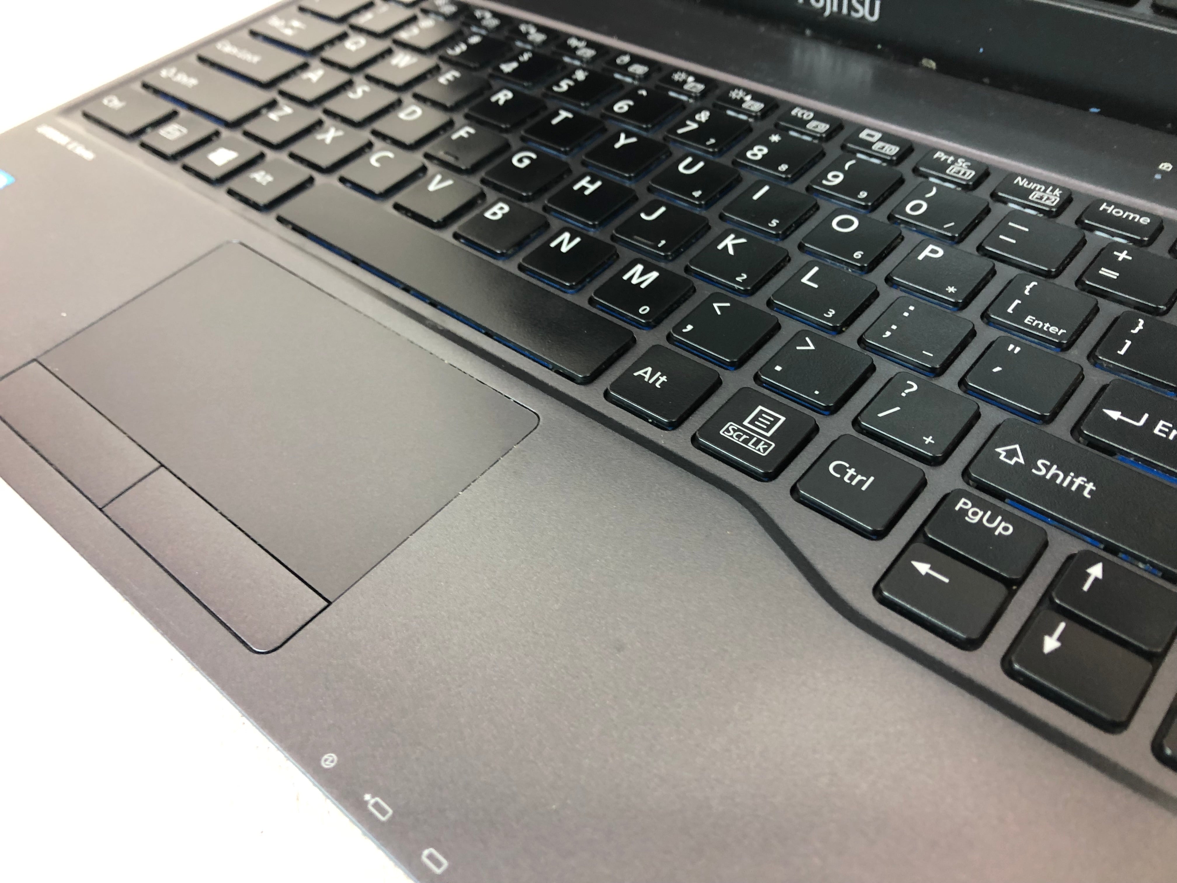 Fujitsu Lifebook U938 13.3” i5-8350U, 8GB/256GB, Touch Screen, Power adapter