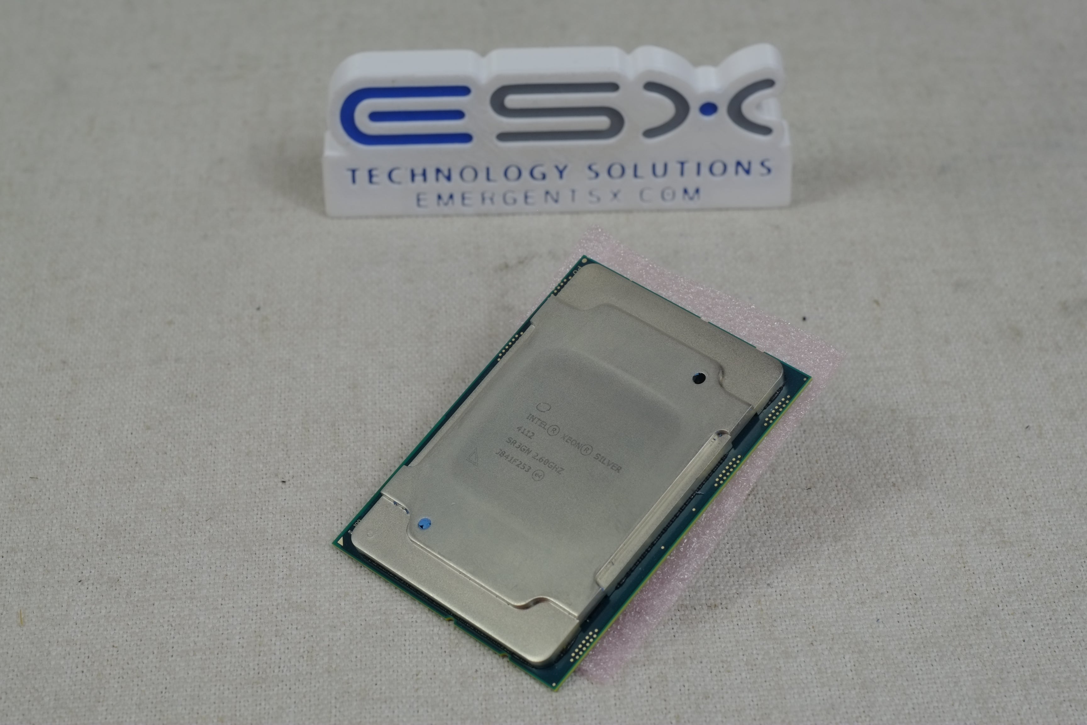 Lot of 2x Intel Xeon 4-Core Silver 4112 @ 2.6GHz 8.25MB LGA 3647 Processor SR3GN