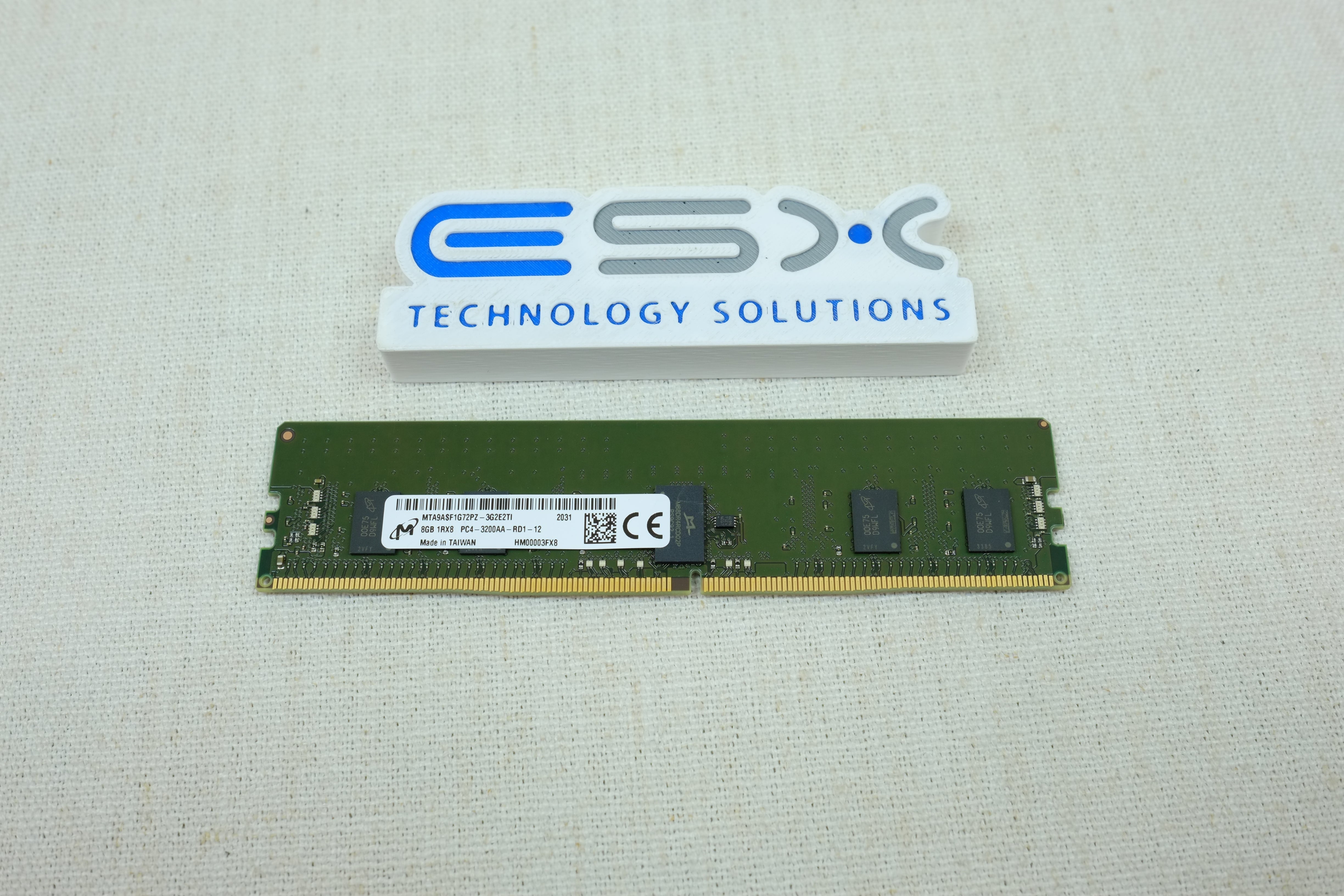 Micron MTA9ASF1G72PZ-3G2 8GB 1Rx8 PC4-3200AA DDR4 ECC Server Memory RDIMM