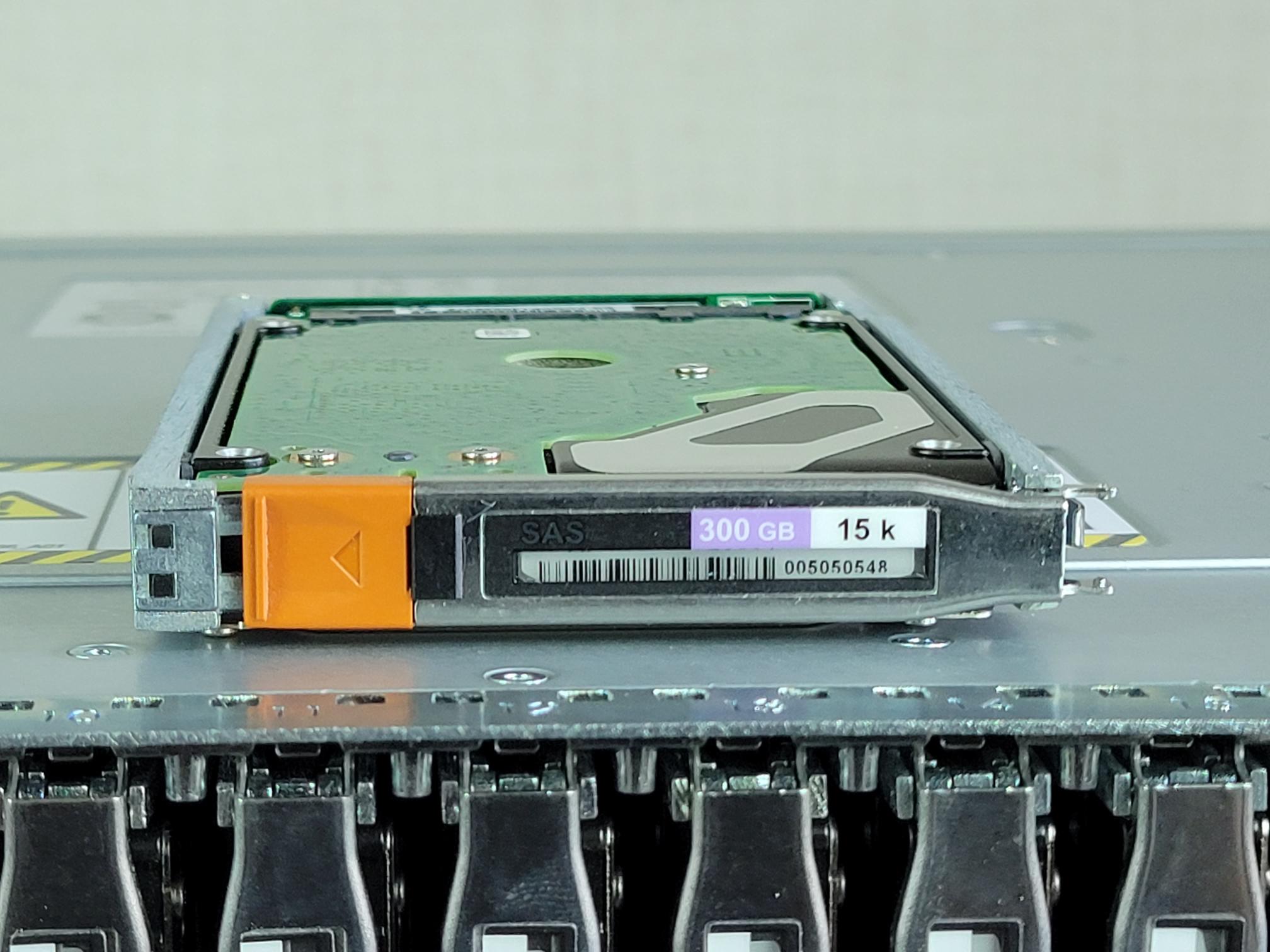 EMC VNX5400 with 2TB Flash & 140 x 300GB 15K