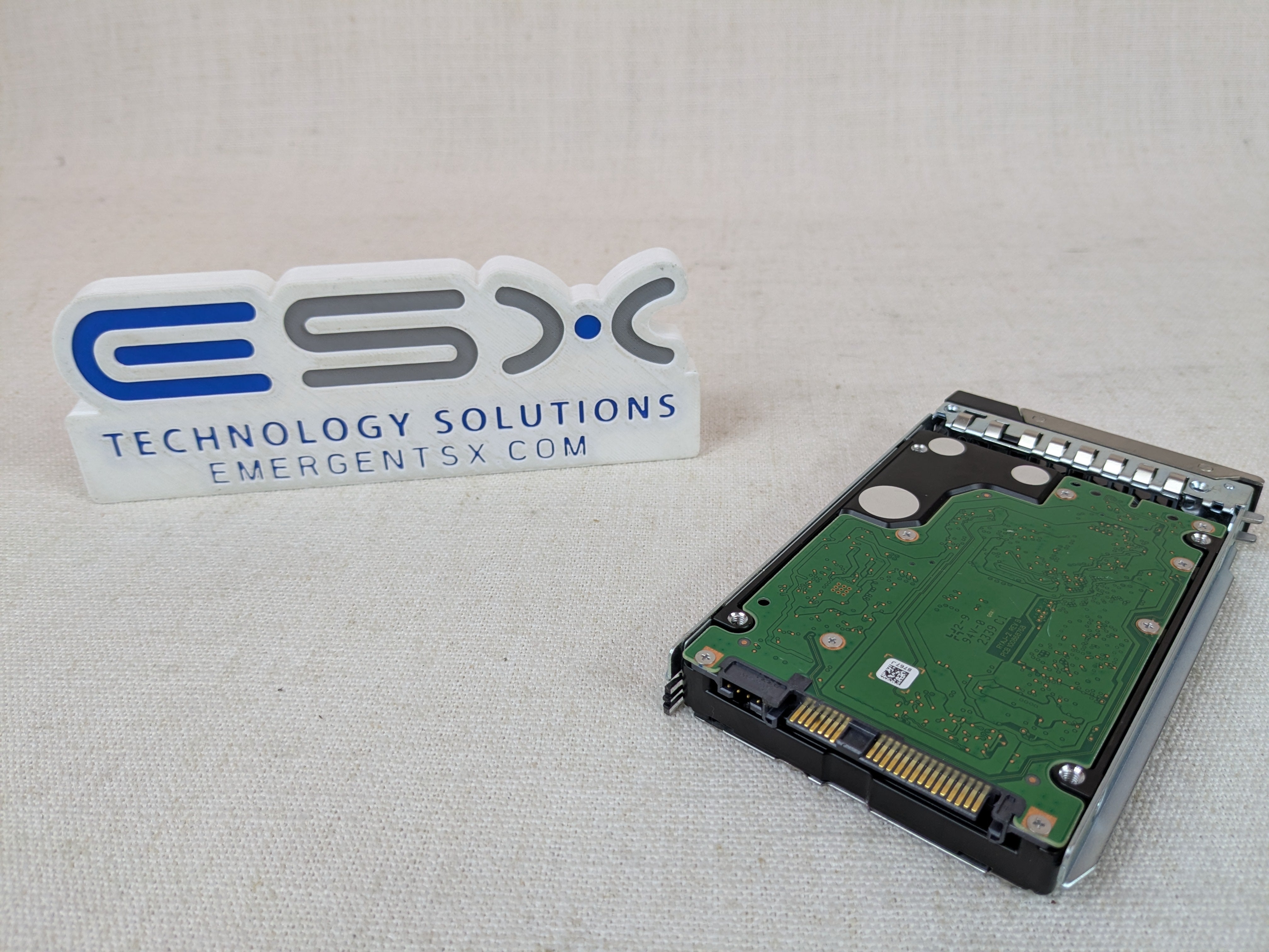 Dell JY57X 1.8TB 10k 12Gb/s 2.5” SAS Hard Drive ST1800MM0159 w/ 14G Tray