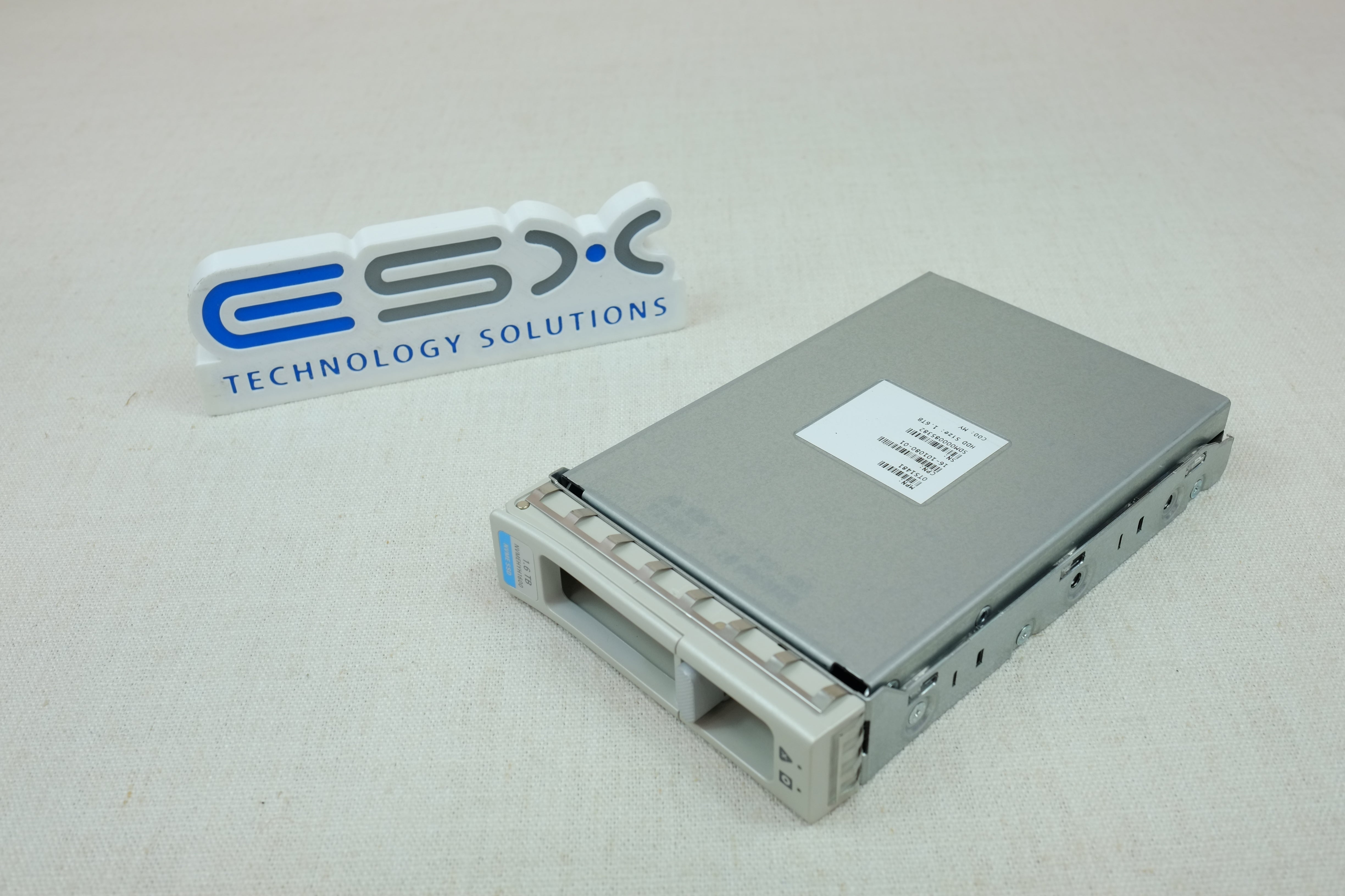 Cisco UCSC-NVMEHY-H1600 1.6TB 3.5” LFF U.2 NVMe SSD 16-101080-01