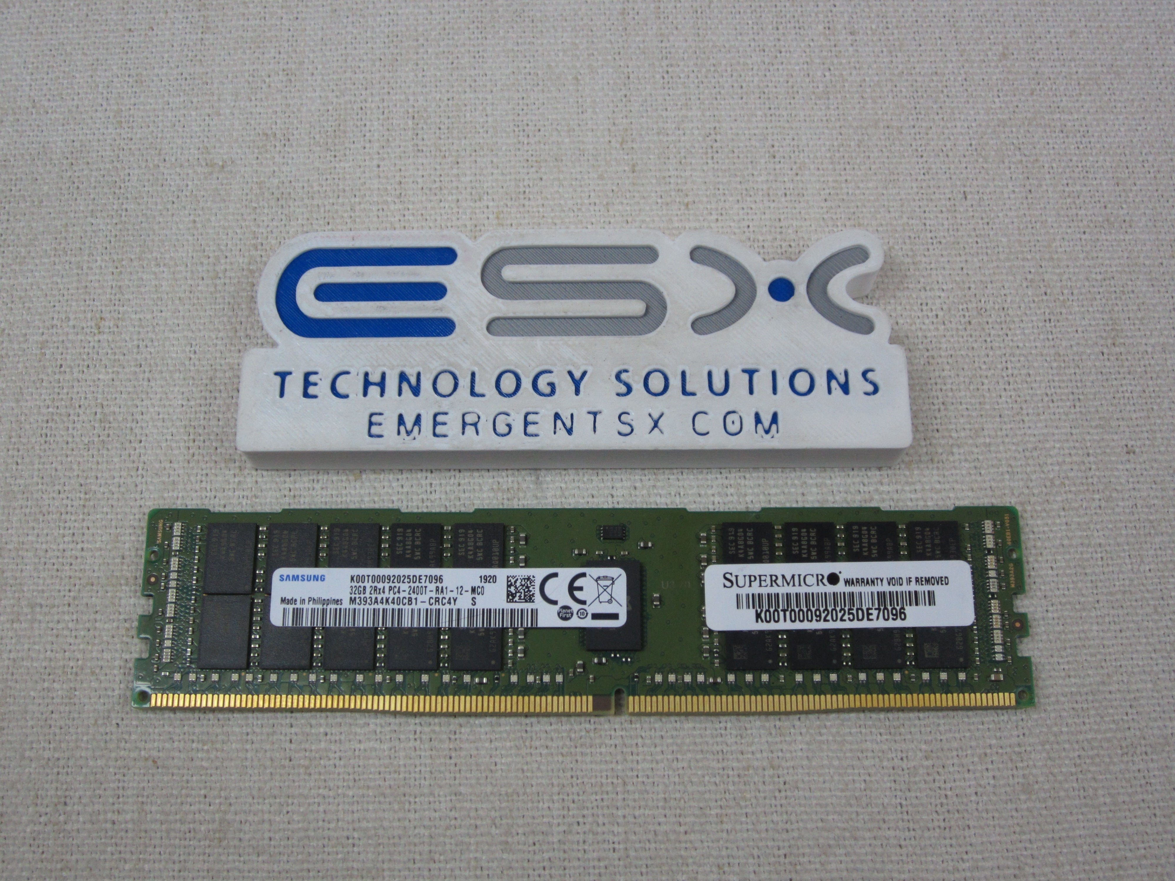 Samsung M393A4K40CB1-CRC 32GB 2Rx4 PC4-2400T DDR4 Server Memory DIMM