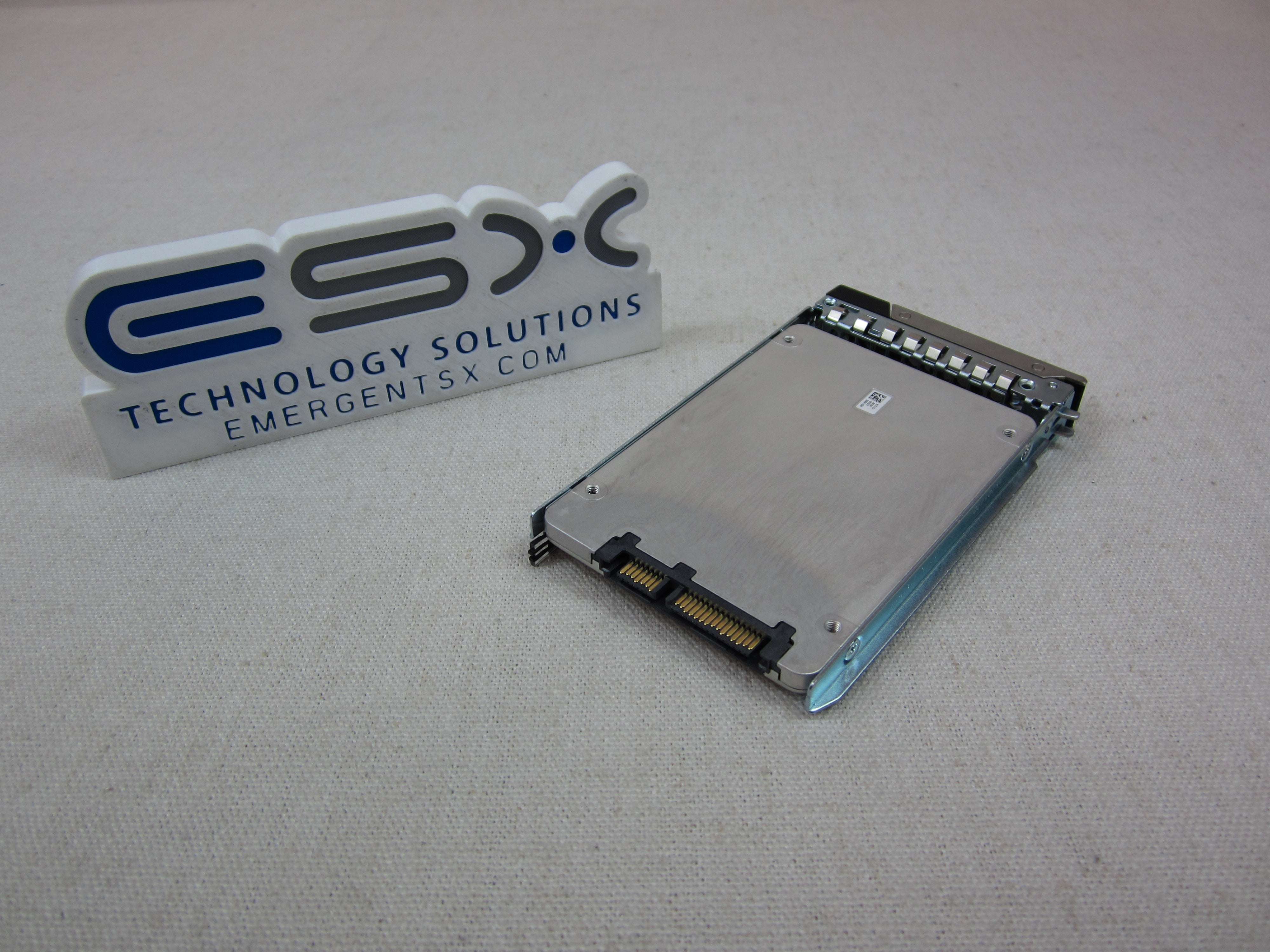 Dell X31G3 960GB 6Gb/s 2.5” SATA Mix Use SSD Intel S4610 SSDSC2KG960G8R 14G Tray