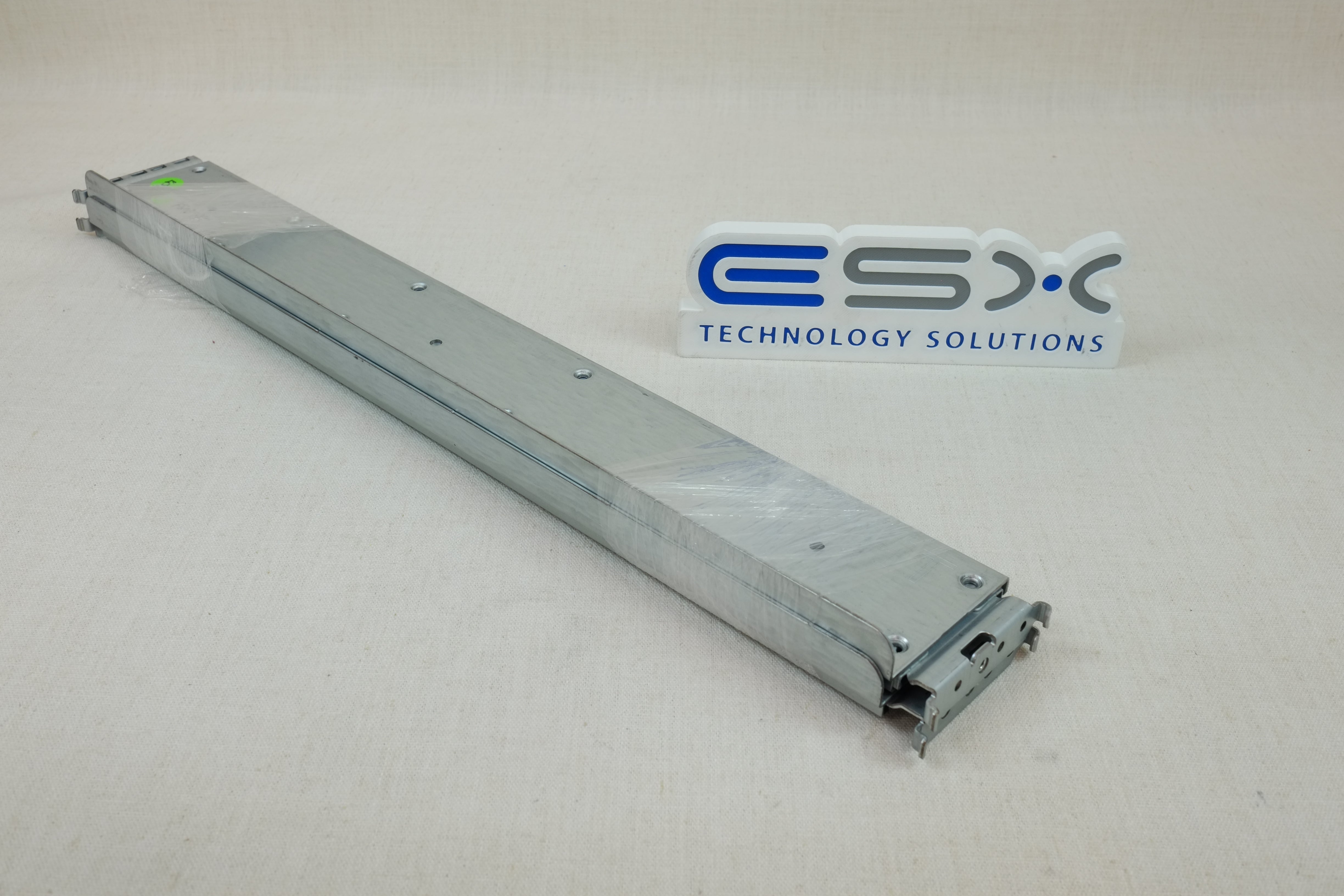 Netapp 111-03385-B0 / 111-03386-B0 2U Rack Mount Rail Kit