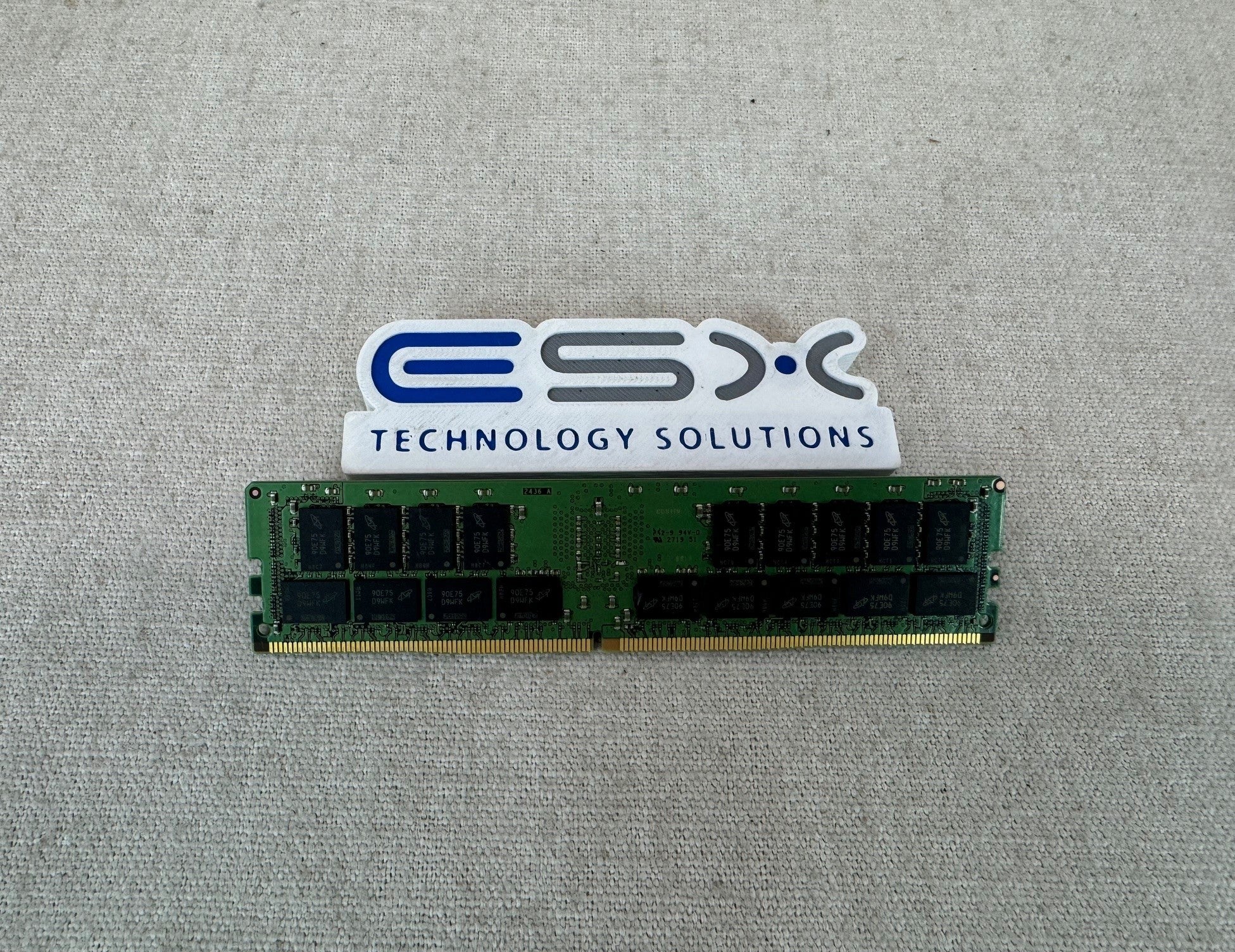 Micron MTA36ASF4G72PZ-2G9E2 32GB 2Rx4 PC4-2933Y DDR4 ECC Server Memory RDIMM