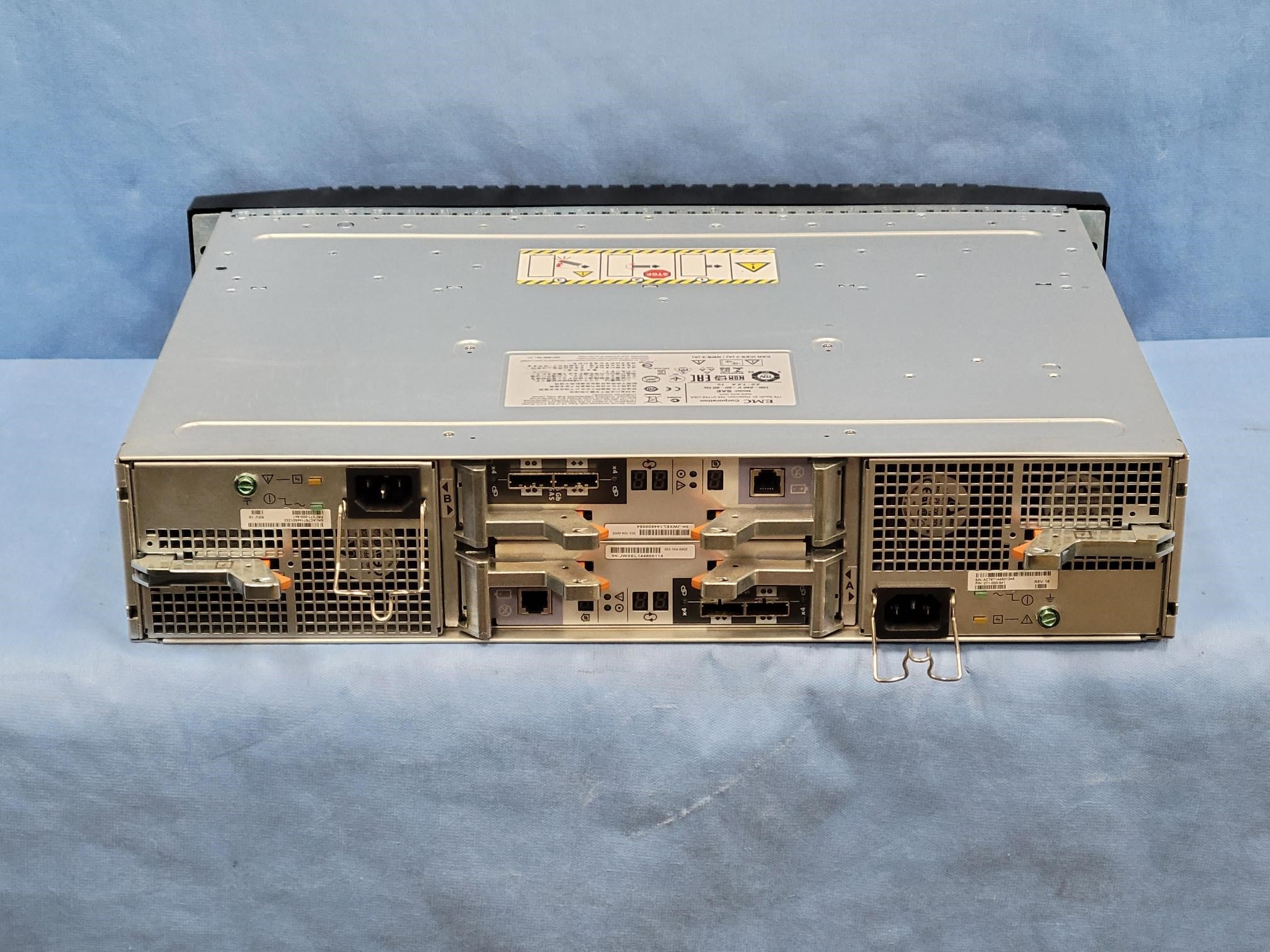 EMC VNX 2U, 25-Bay DAE with 25 x 600GB 10K 2.5” HD’s