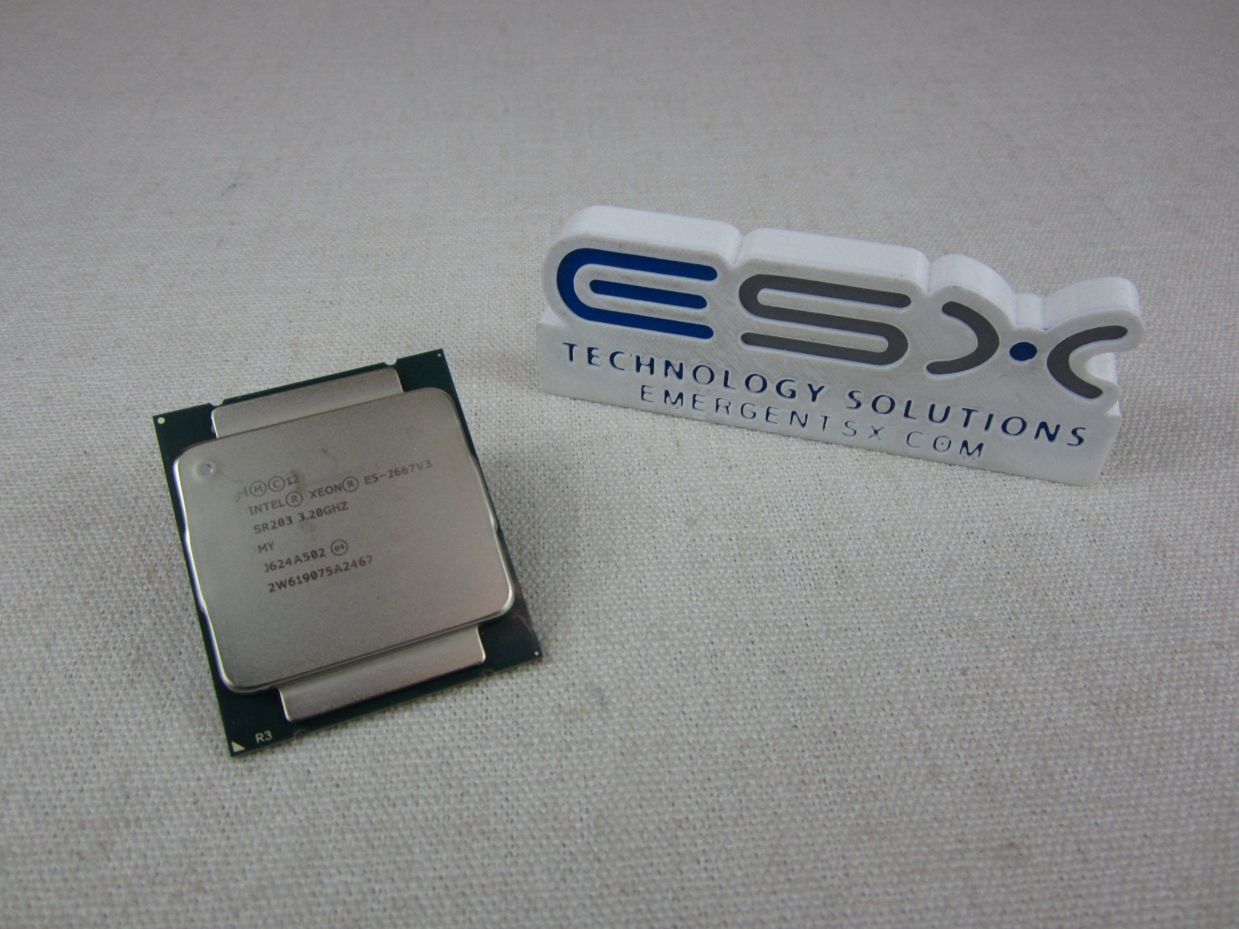 Intel Xeon 8-Core E5-2667v3 @ 3.2GHz 20MB 135W Processor SR203 CPU