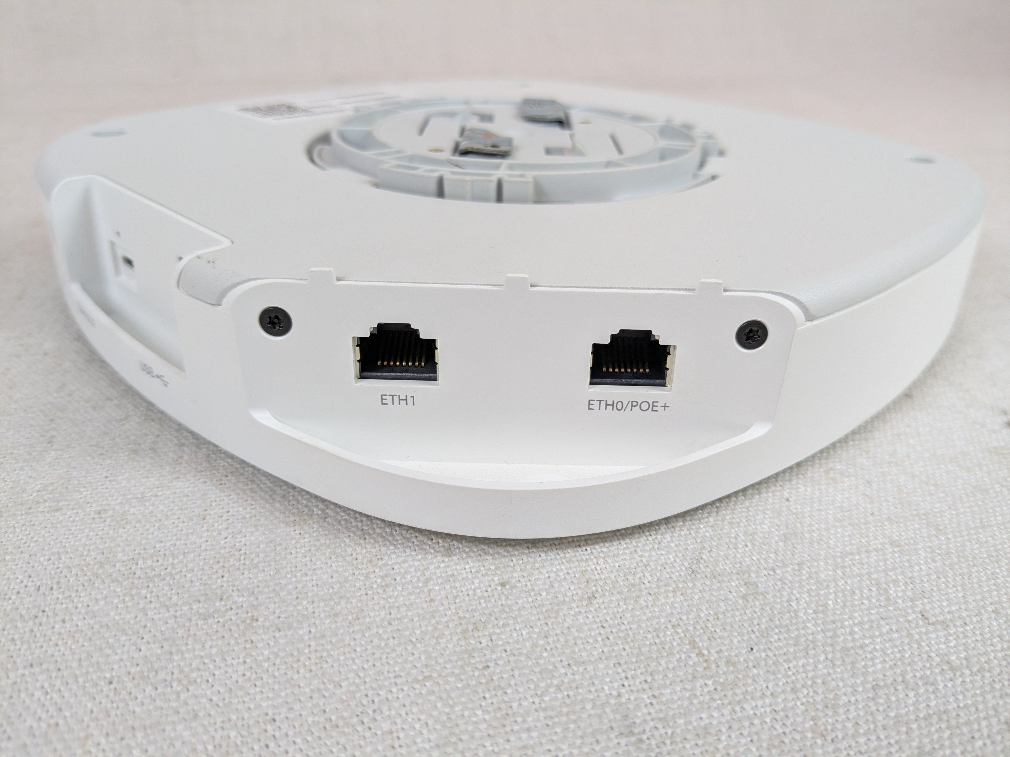 Extreme Networks AP410C-FCC ExtremeCloud IQ: Indoor WiFi6 Access Point – No BRKT