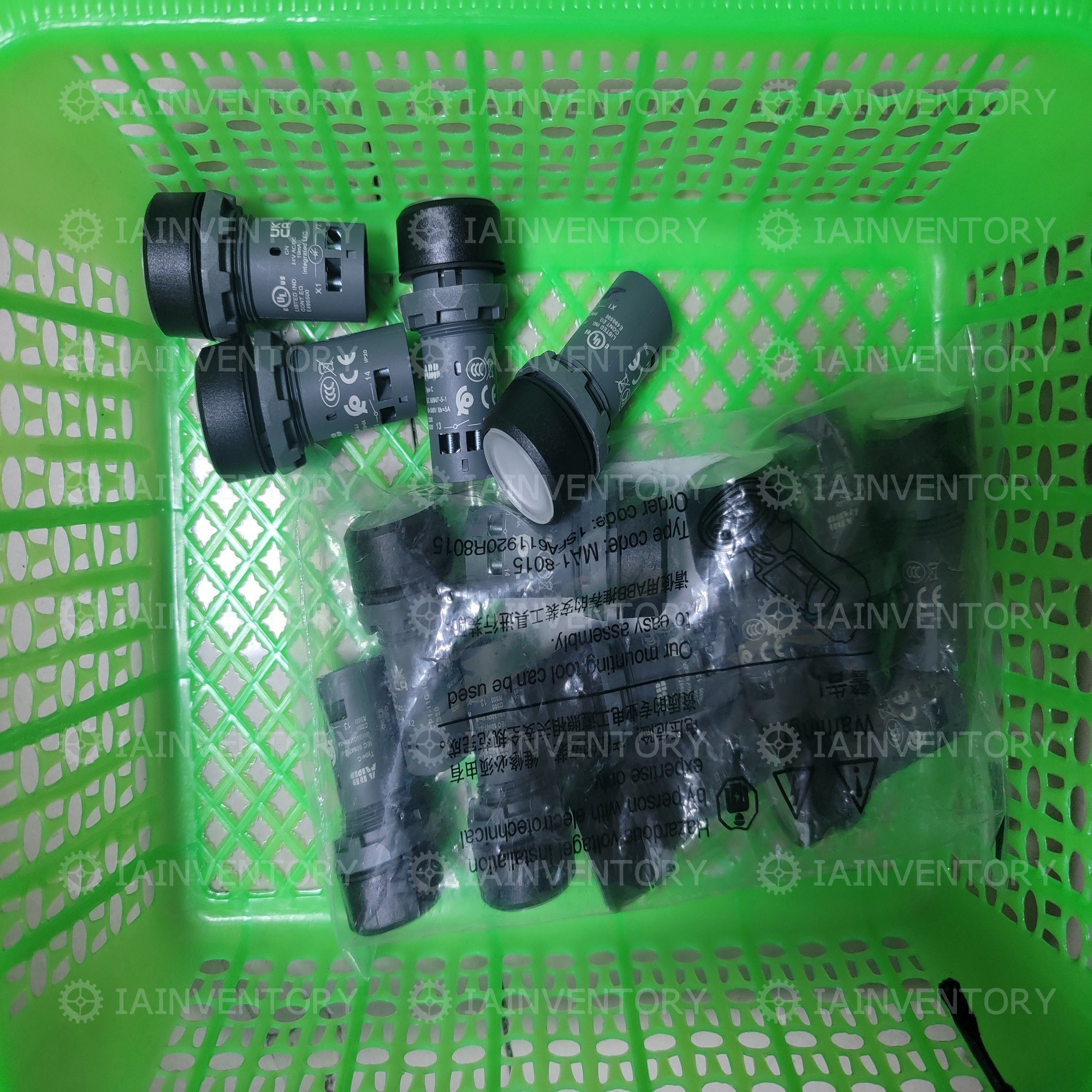 ABB CP1-11C-10 Cp Pb Mom Ill Flsh Clear 1No 24Vac