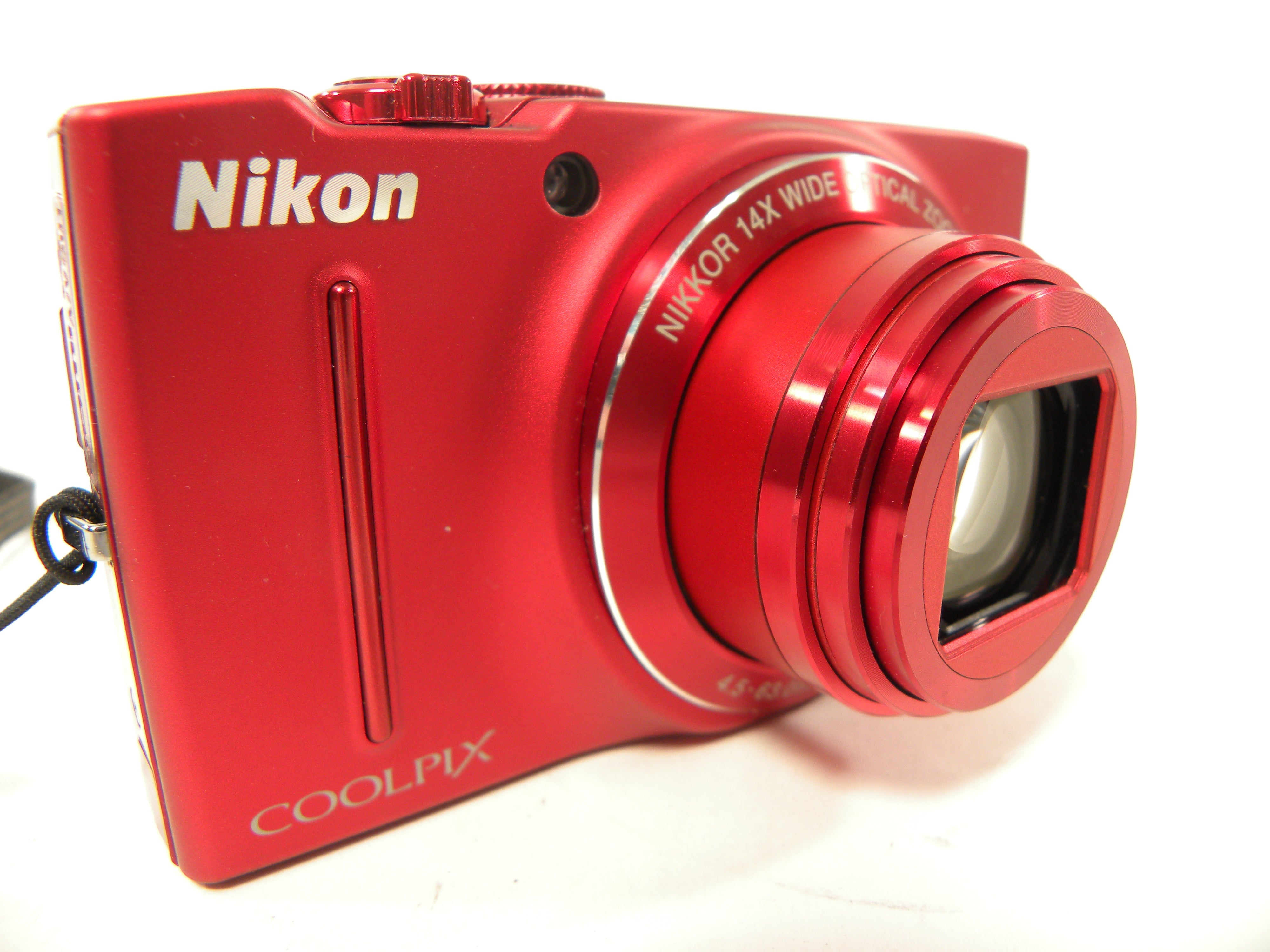 Nikon Coolpix S8200 16.1mp Digital Camera (Red)