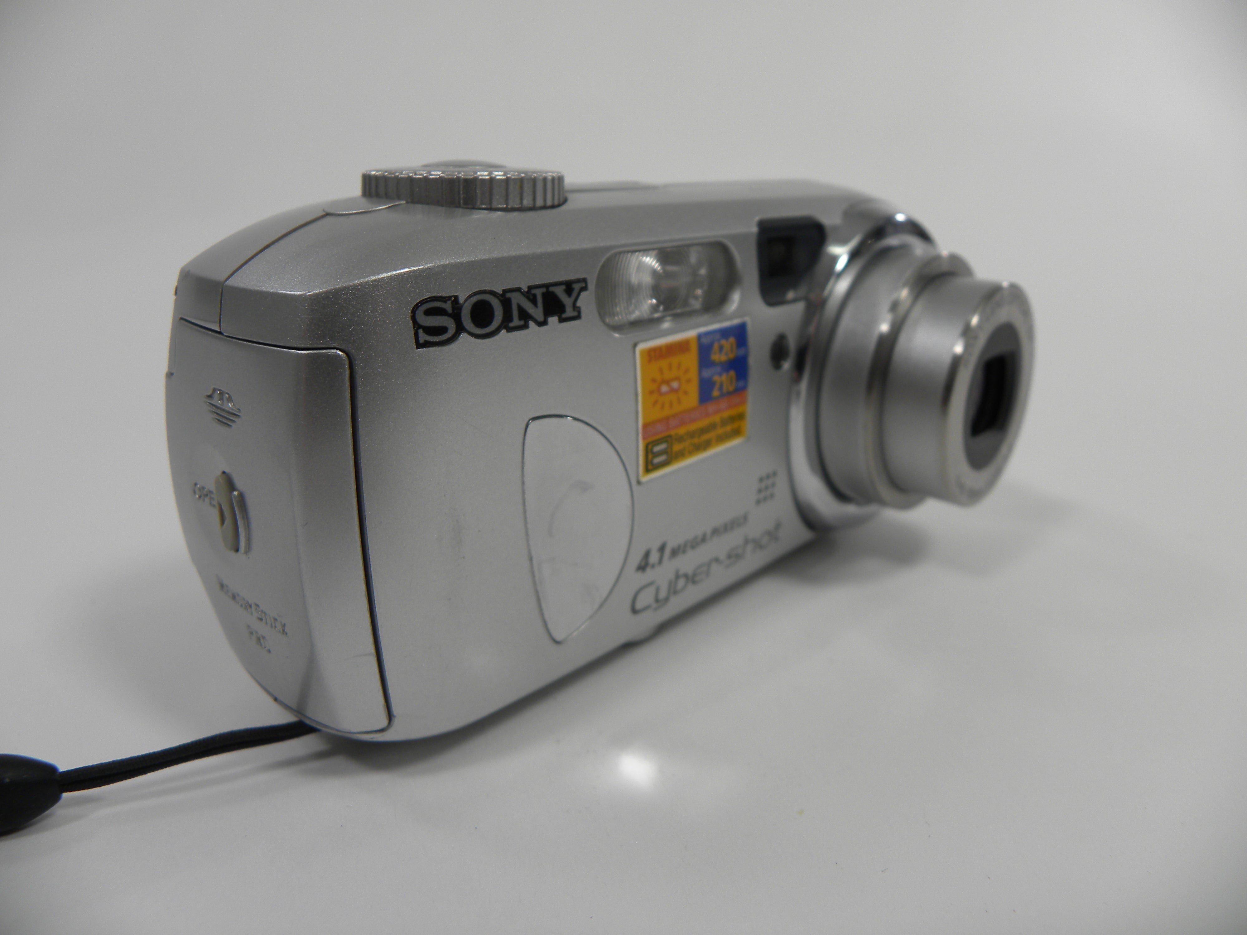 Sony Cyber-Shot DSC-P73 Mpeg Movie VX 4.1mp Digital Camera