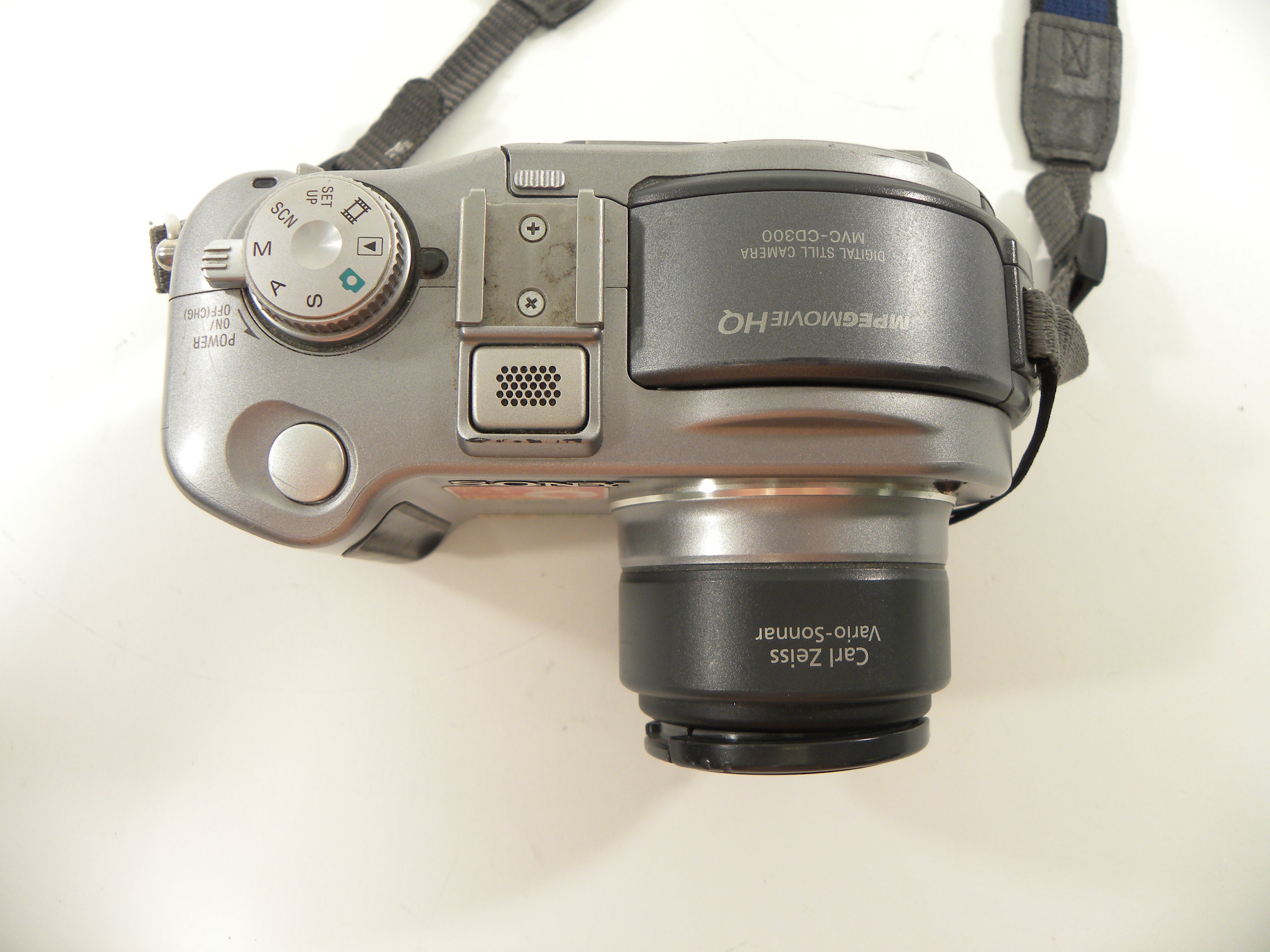 Sony Mavica CD MVC CD300 3.3mp Digital Camera