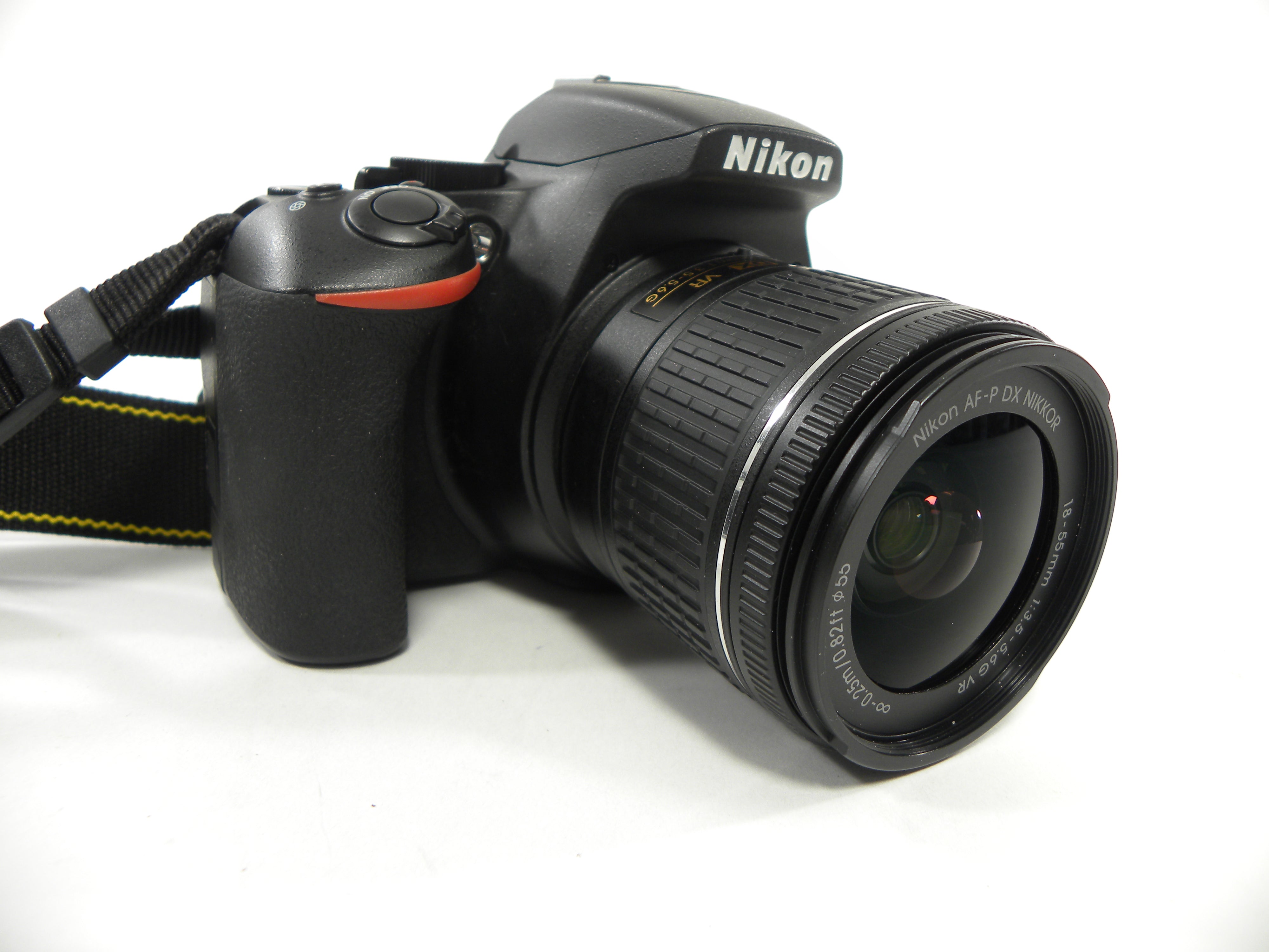 Nikon D3500 24.2mp Digital SLR w/Nikkor AF-P DX VR 18-55 Shutter Ct. 9,106