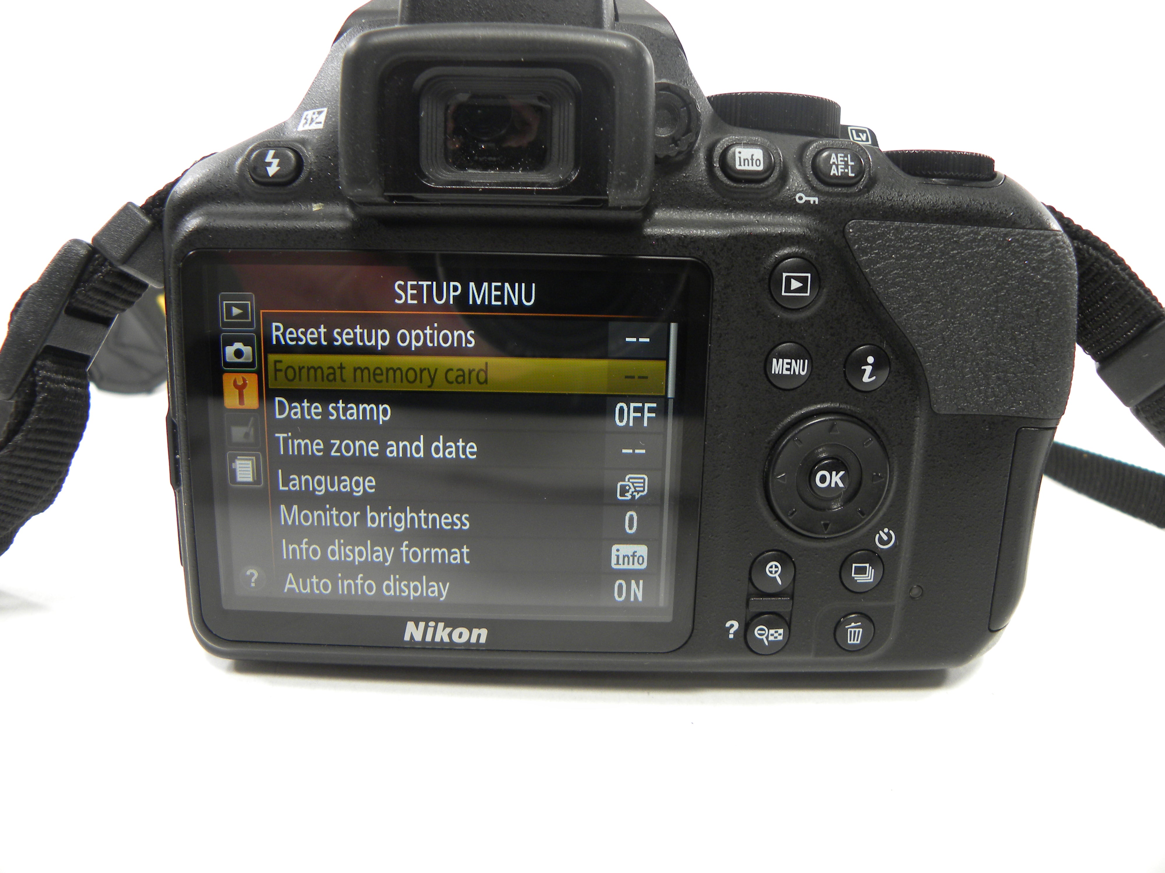 Nikon D3500 24.2mp Digital SLR w/Nikkor AF-P DX VR 18-55 Shutter Ct. 9,106