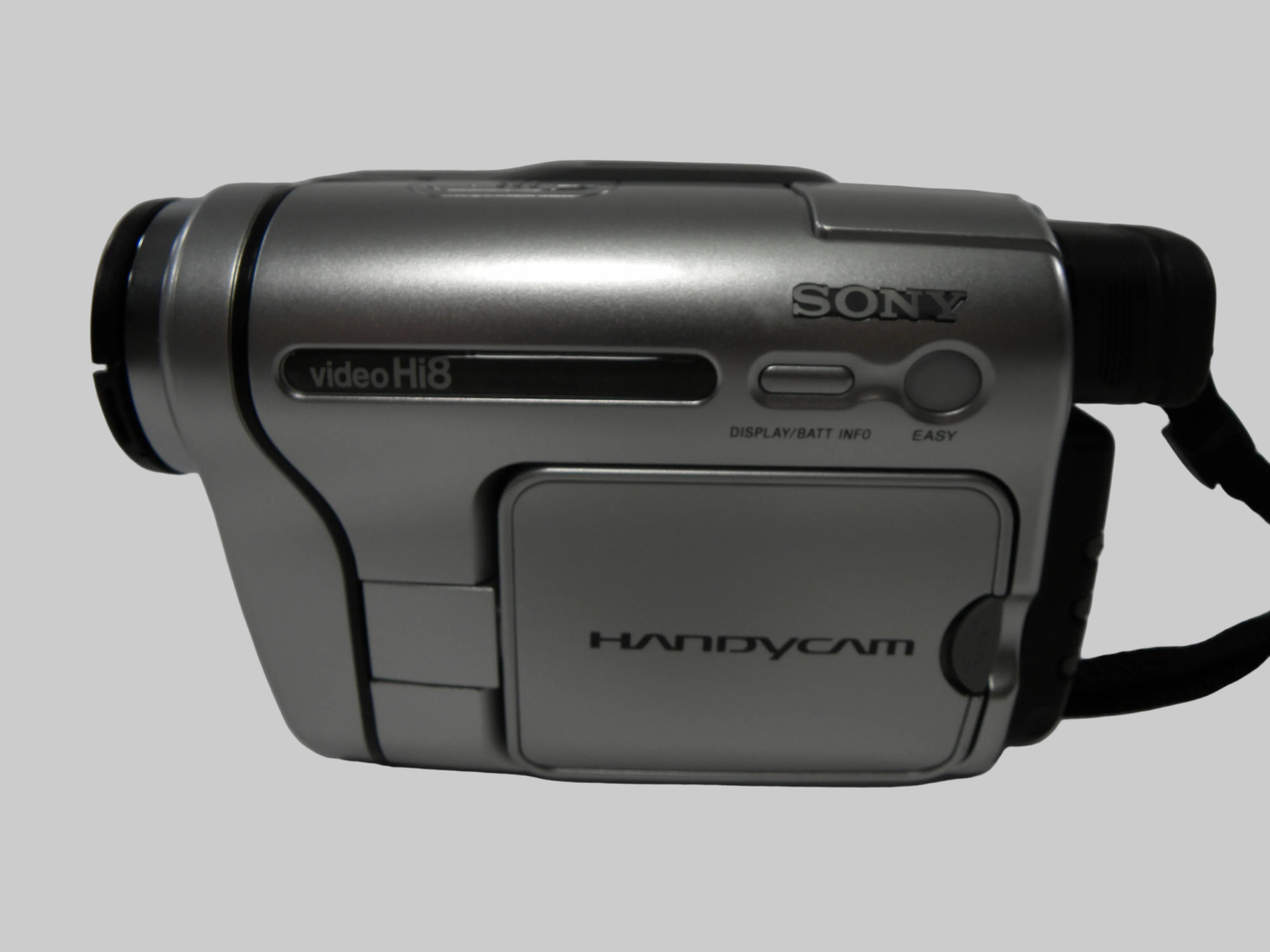 Sony CCD-TRV138 Video Hi8 Handycam Camcorder