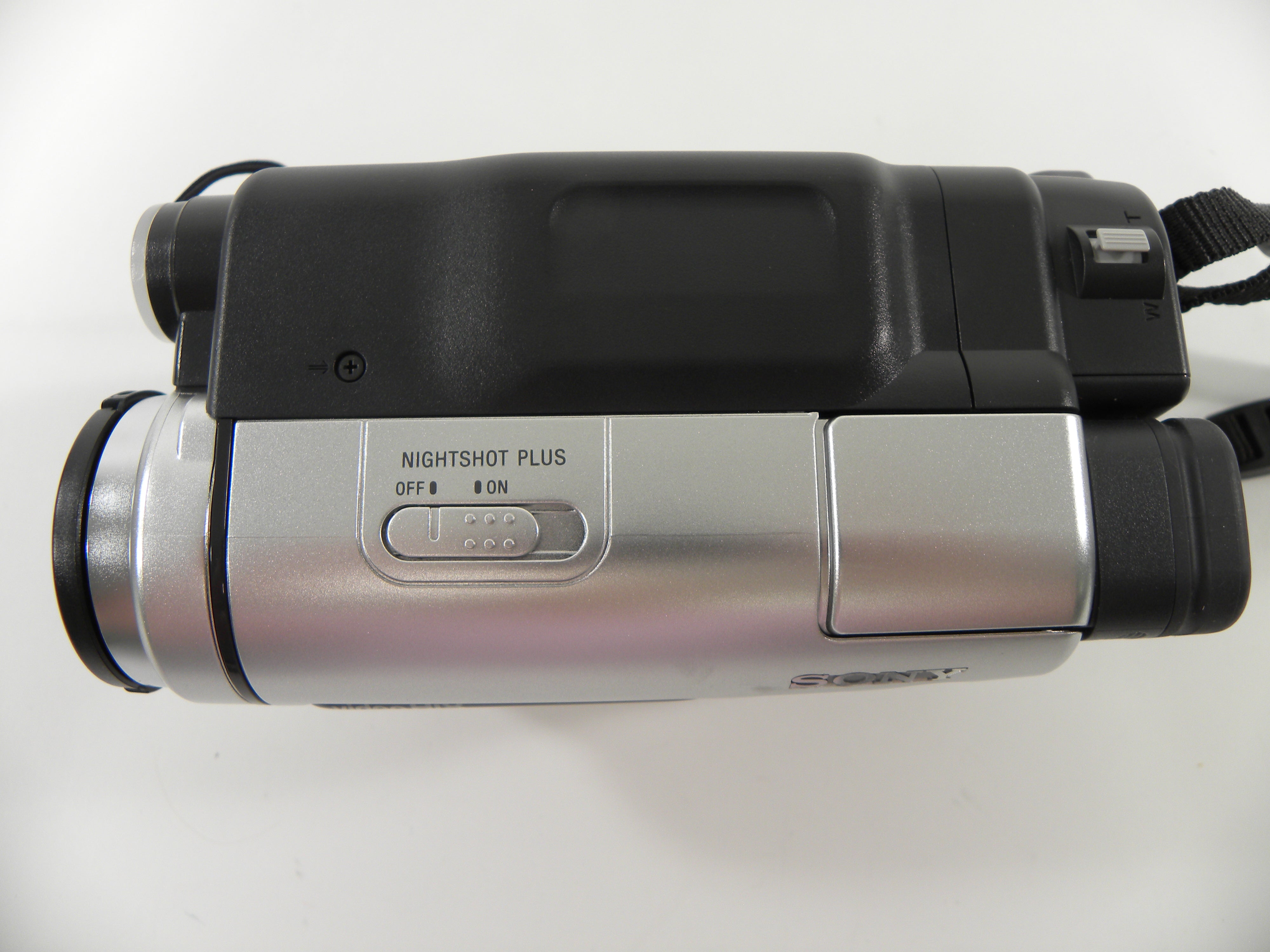 Sony CCD-TRV138 Video Hi8 Handycam Camcorder