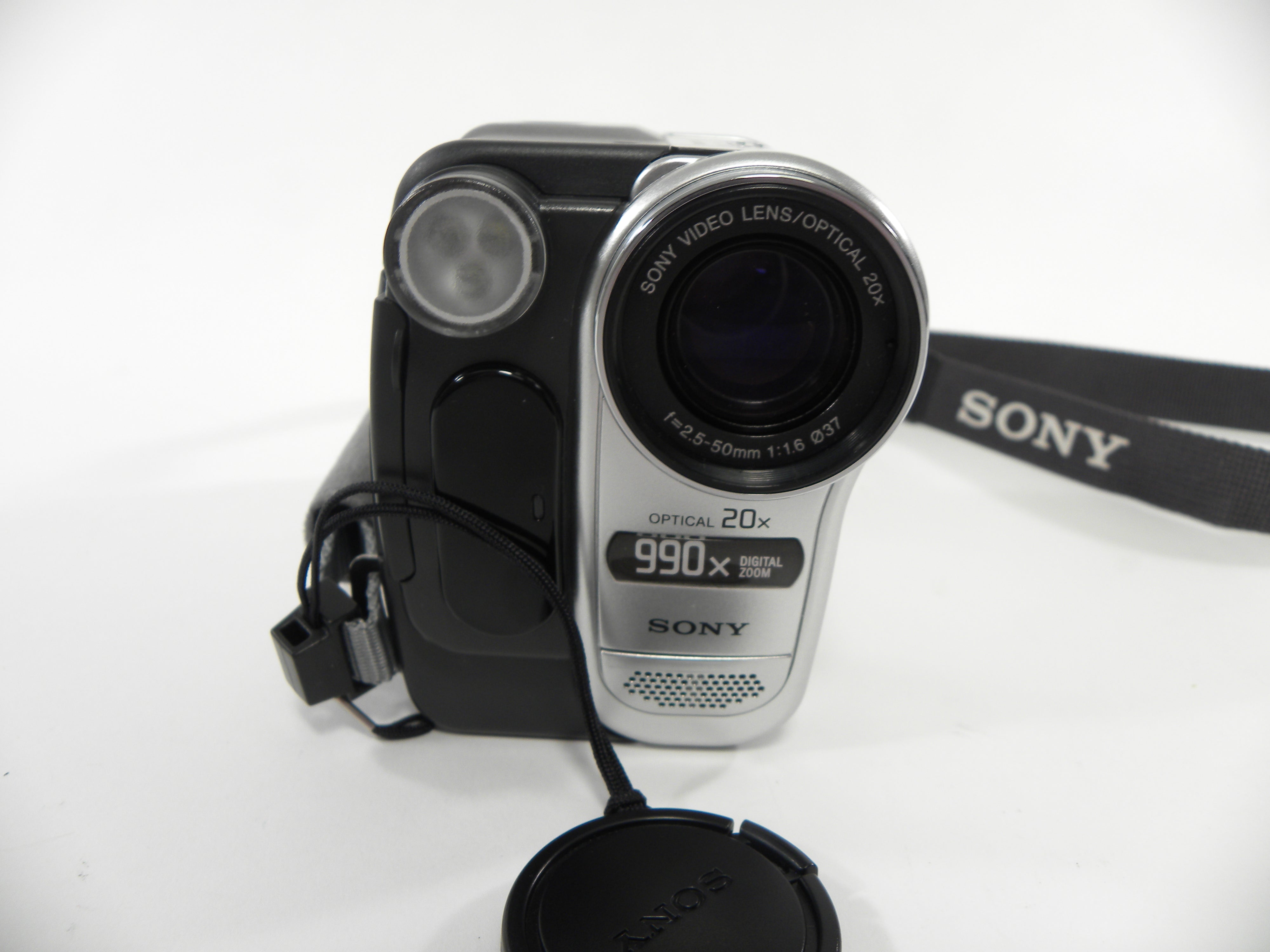 Sony CCD-TRV138 Video Hi8 Handycam Camcorder