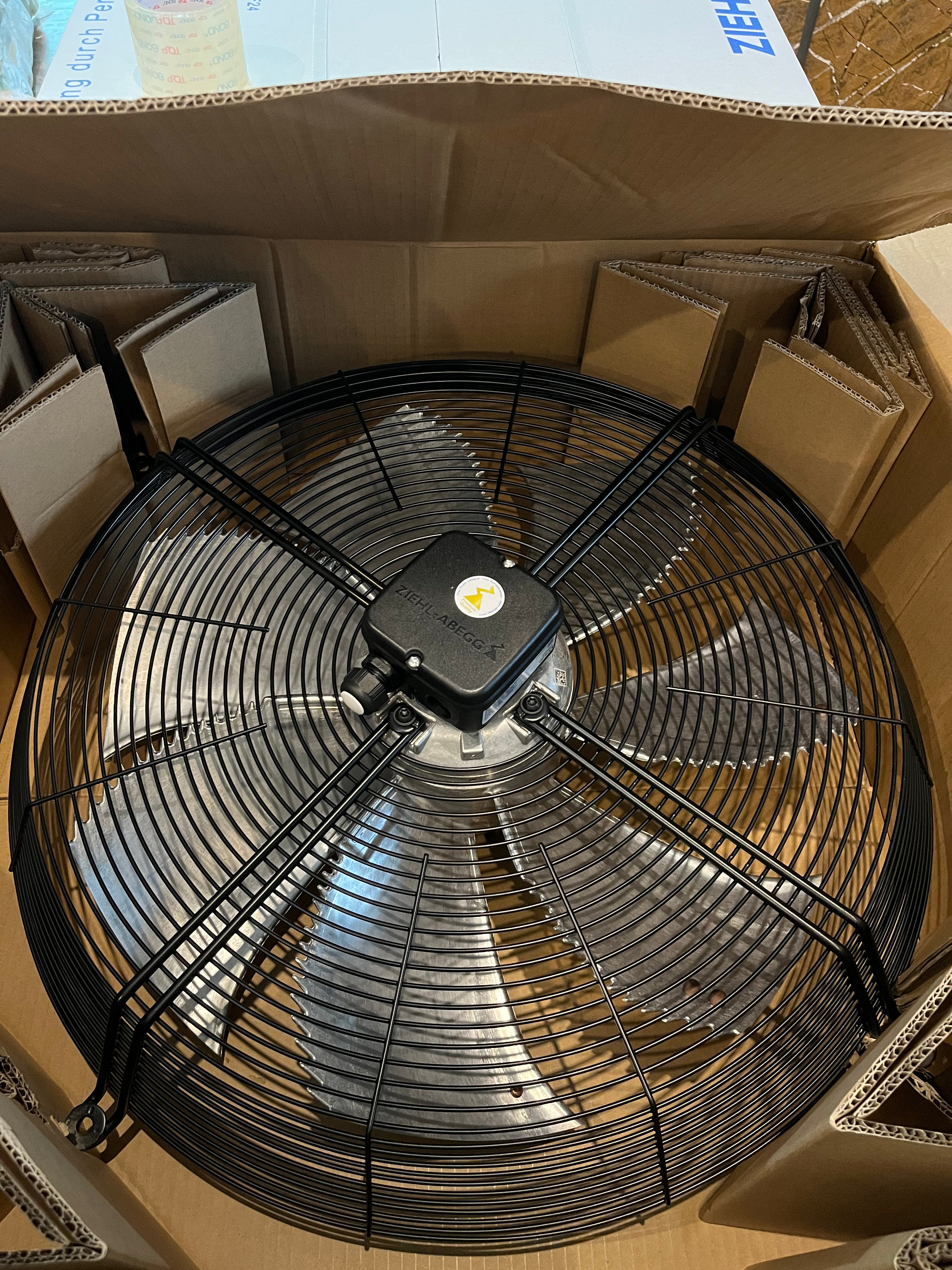FN056-VDK.4M.V7P2 ZIEHL-ABEGG Axial Fan 400V 1.55/0.58kW 1.1/2.7A 910/1430rpm