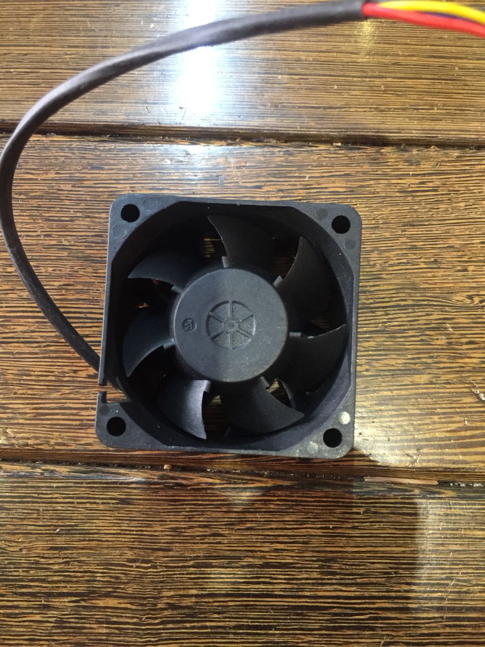 DZ06038B12UG 60x60x38mm 12V DC 1.4A Axial Cooling Fan