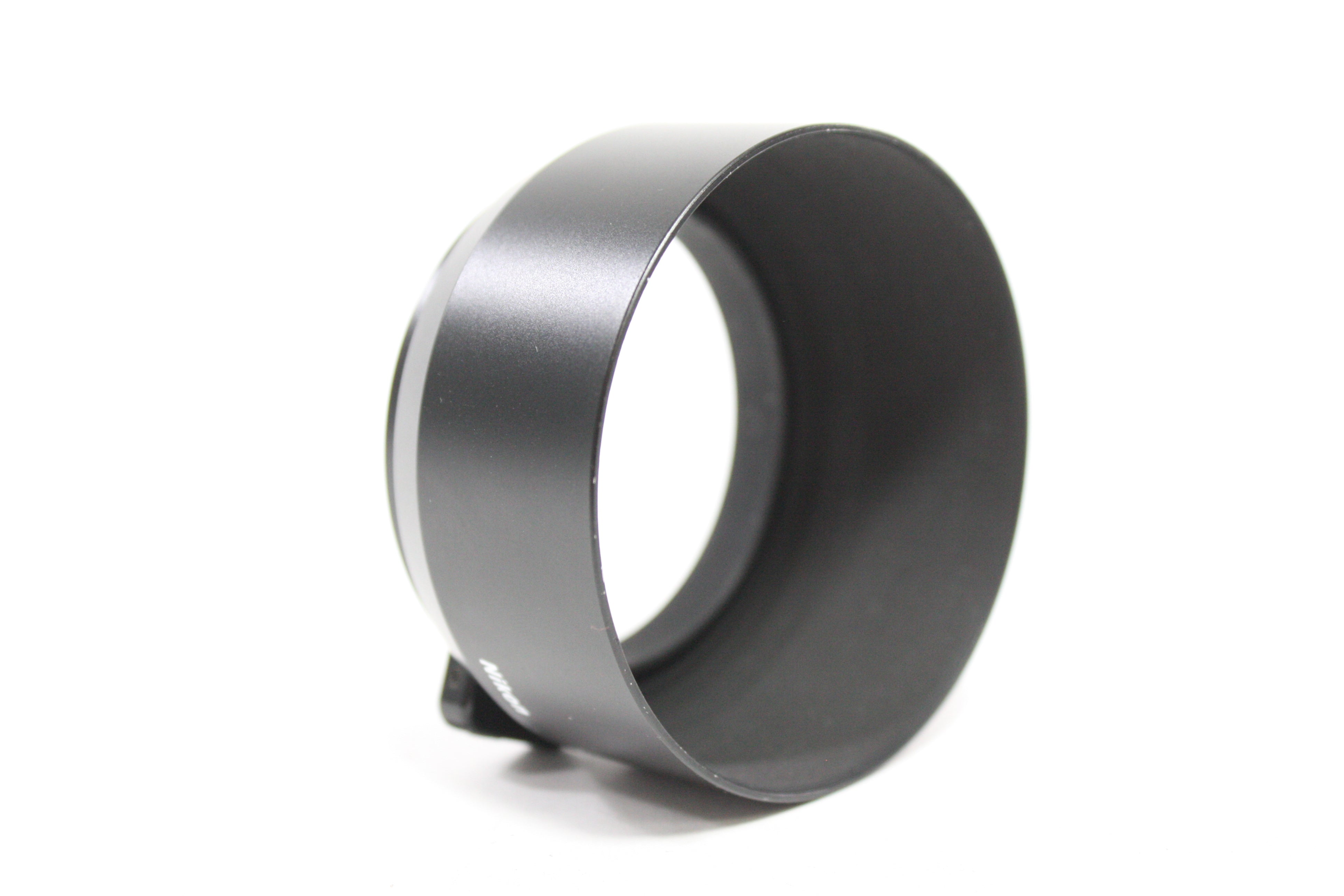 Nikon HS-10 Lens Hood