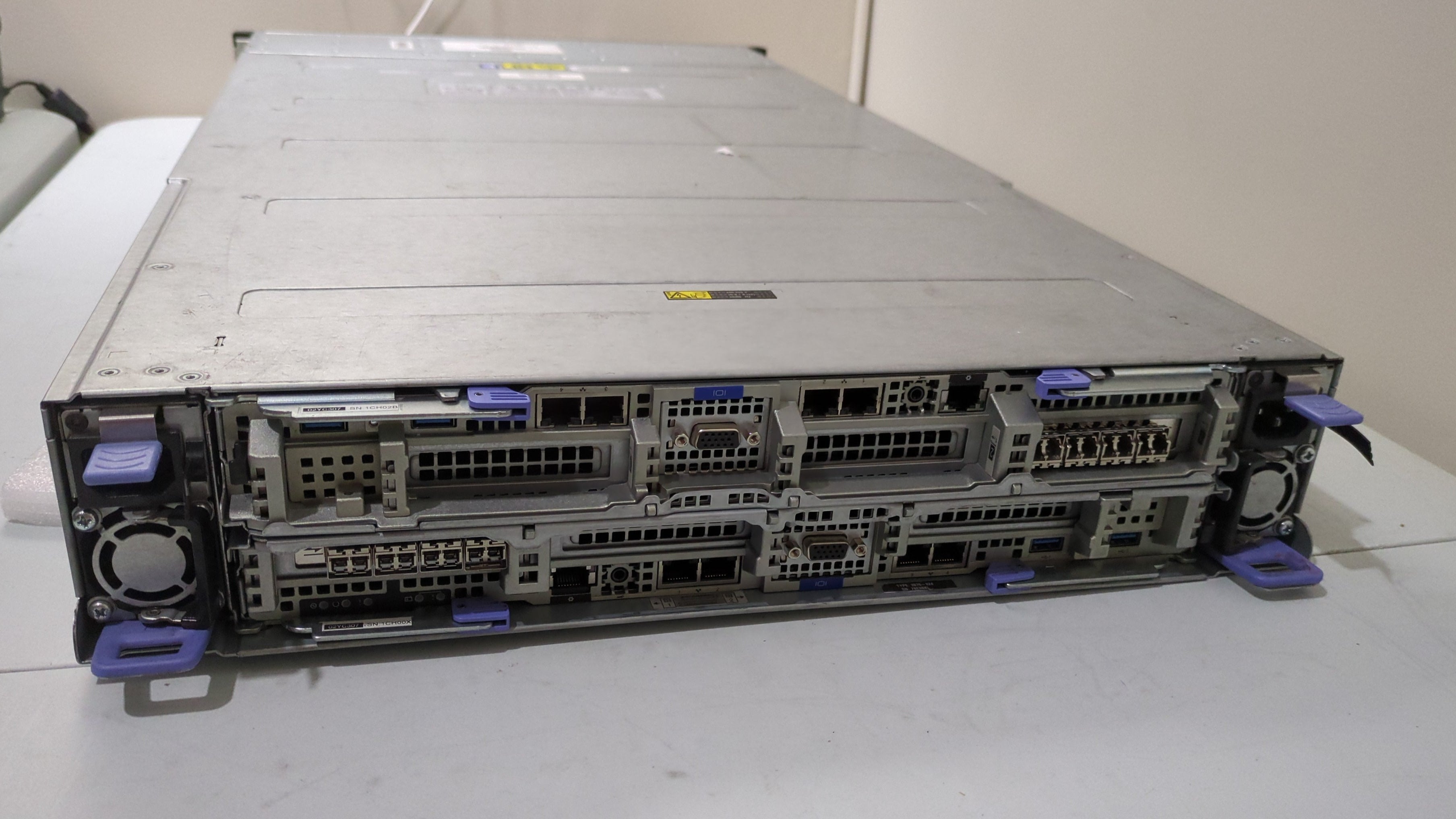 IBM 2076-824 - FlashSystem 7200 Rear View | Alo Tech Solutions