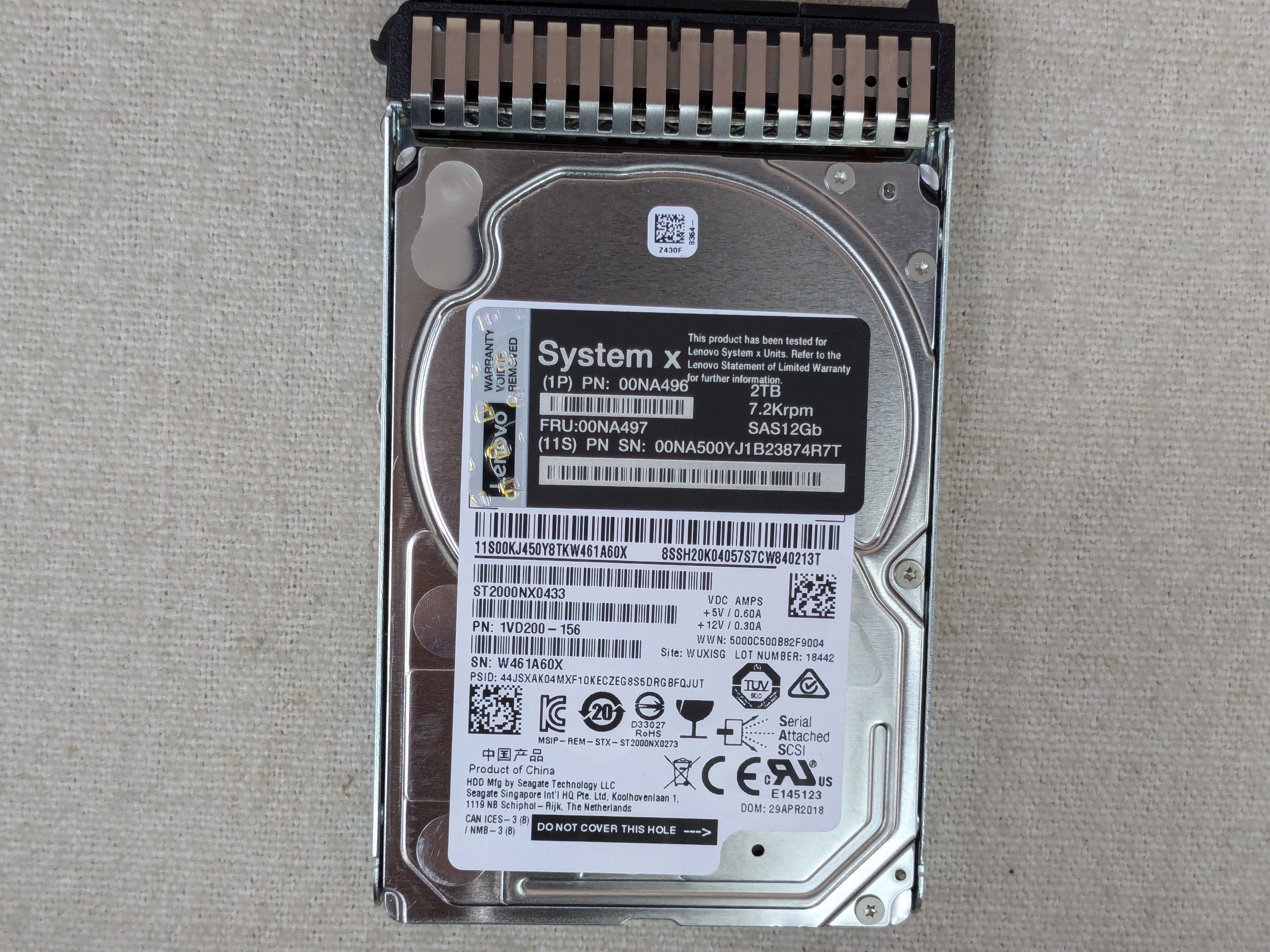 Lenovo 00NA497 2TB 7.2k 12Gb/s 2.5” SAS SFF Hard Drive X3550 X3650 M5