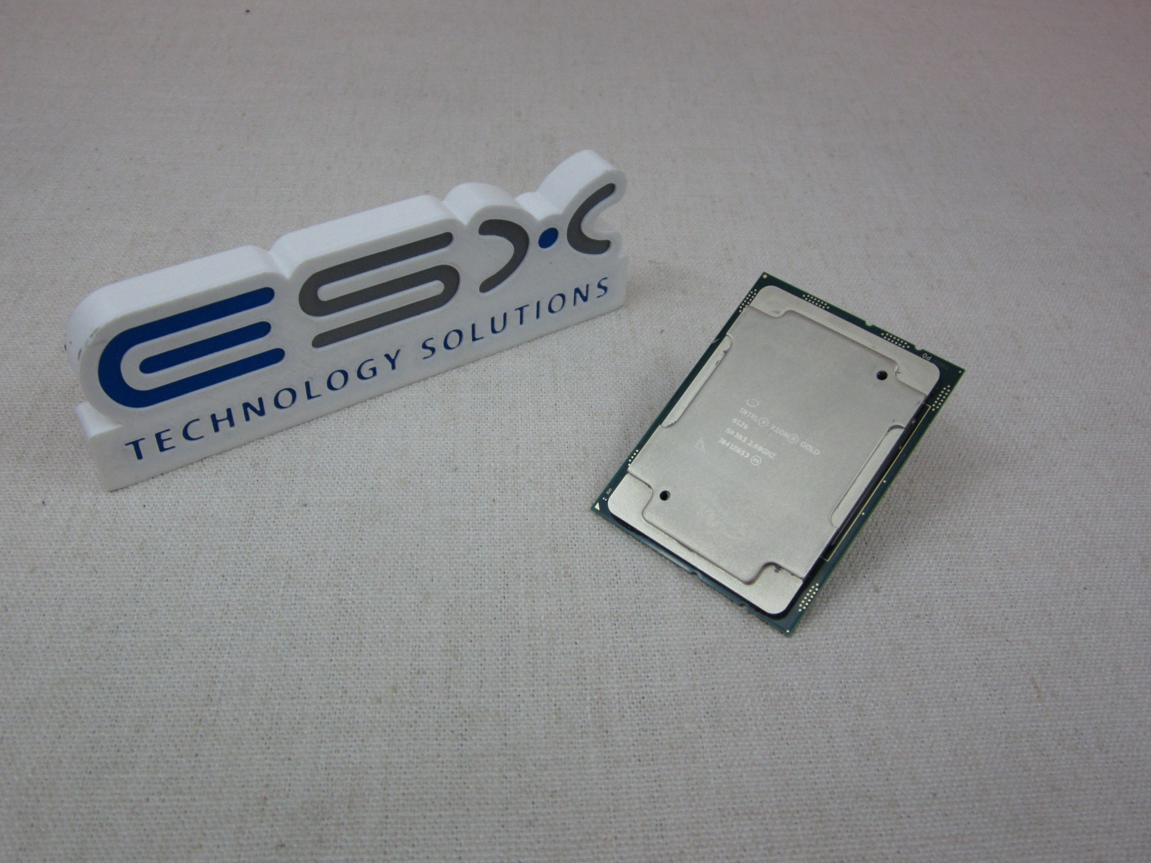Intel Xeon 12-Core Gold 6126 @ 2.6GHz 19.25MB 125W LGA 3647 Processor SR3B3 CPU