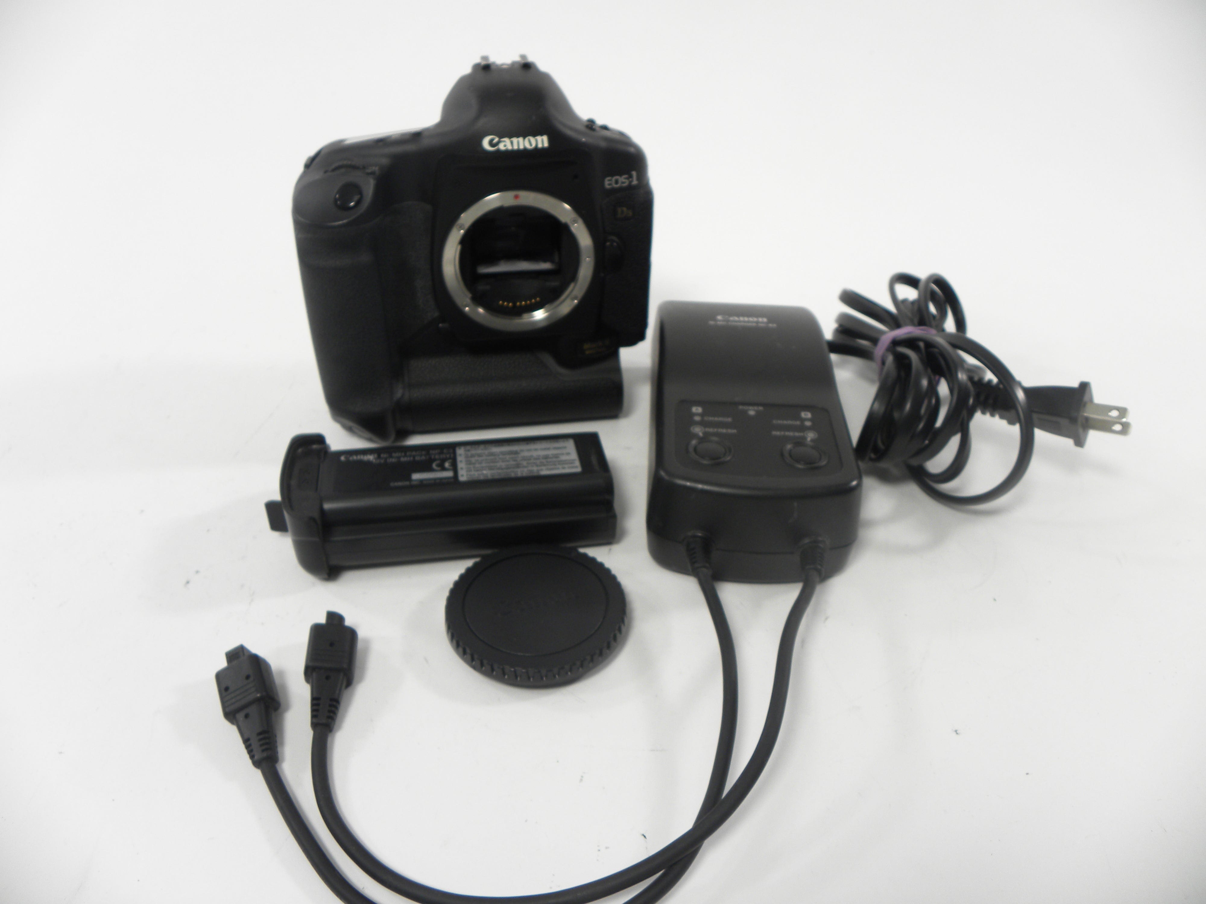 Canon EOS -1Ds Mark II 16.7mp Digital SLR Body Only