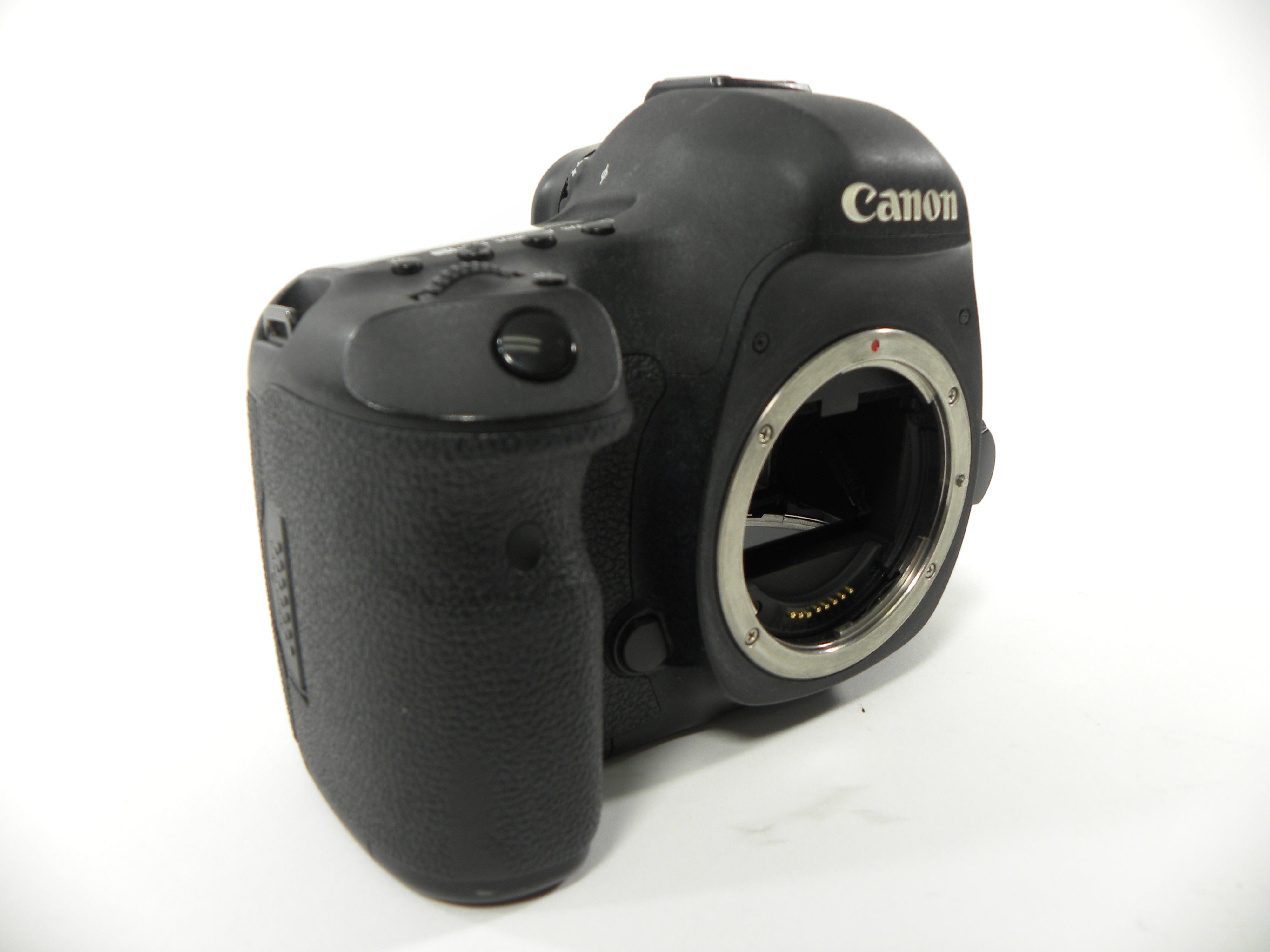 Canon EOS 5D Mark III 22.3mp Digital SLR Body Only Shutter Ct. 143,638