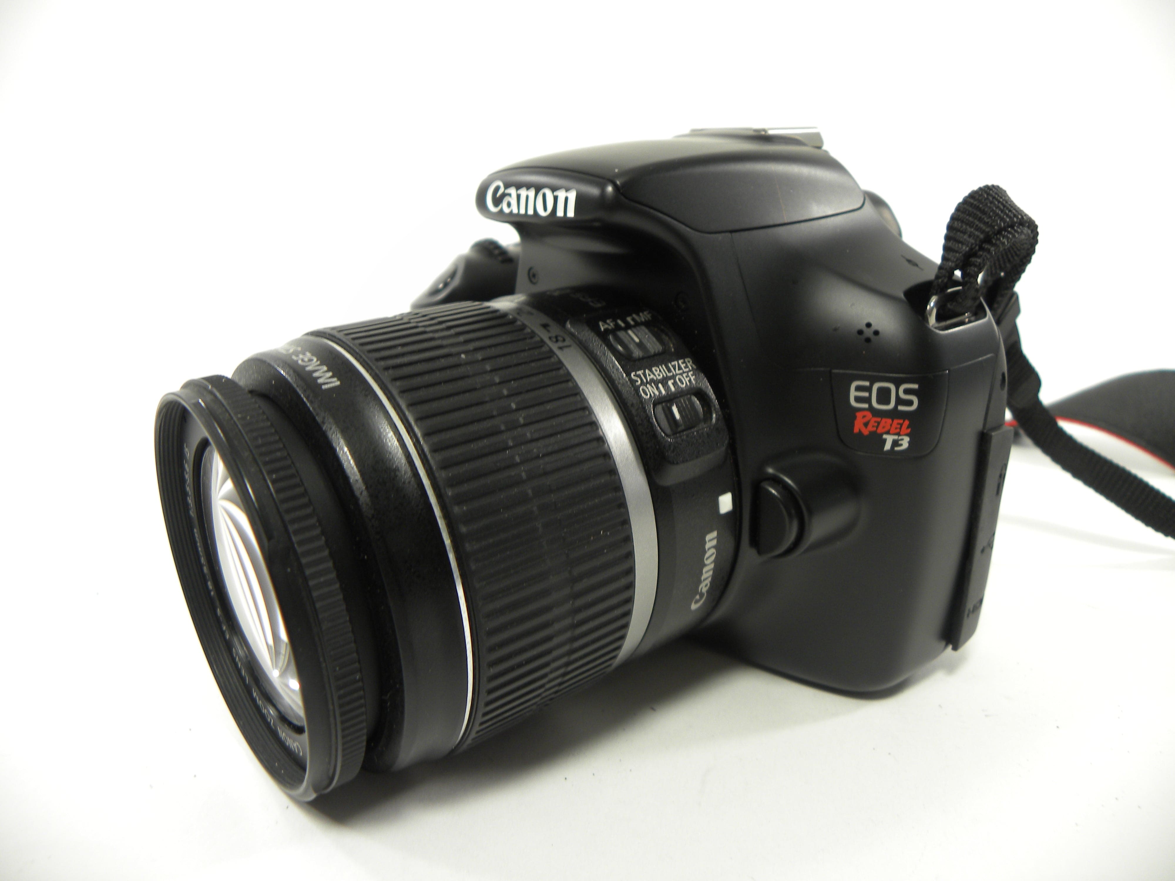 Canon EOS Rebel T3 18mp Digital SLR w/EF-S 18-55 IS Shutter Ct. 552