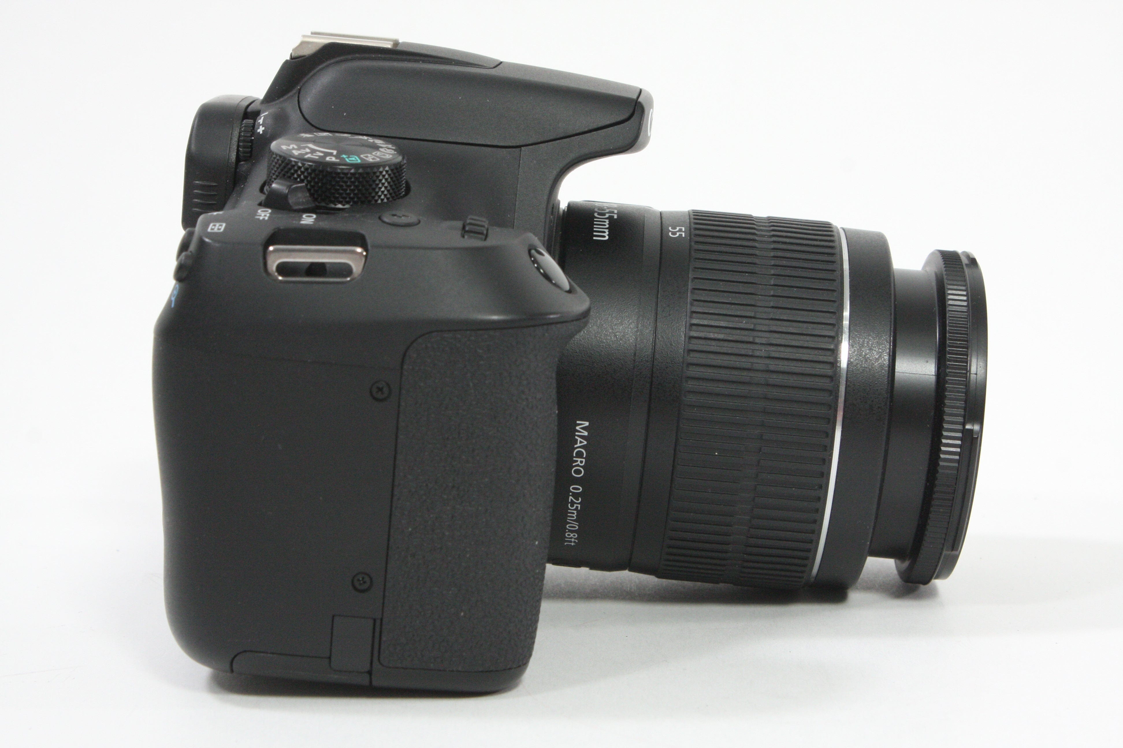 Canon EOS Rebel T6 with 18-55mm f/3.5-5.6 III EF-S - Shutter Count 1821