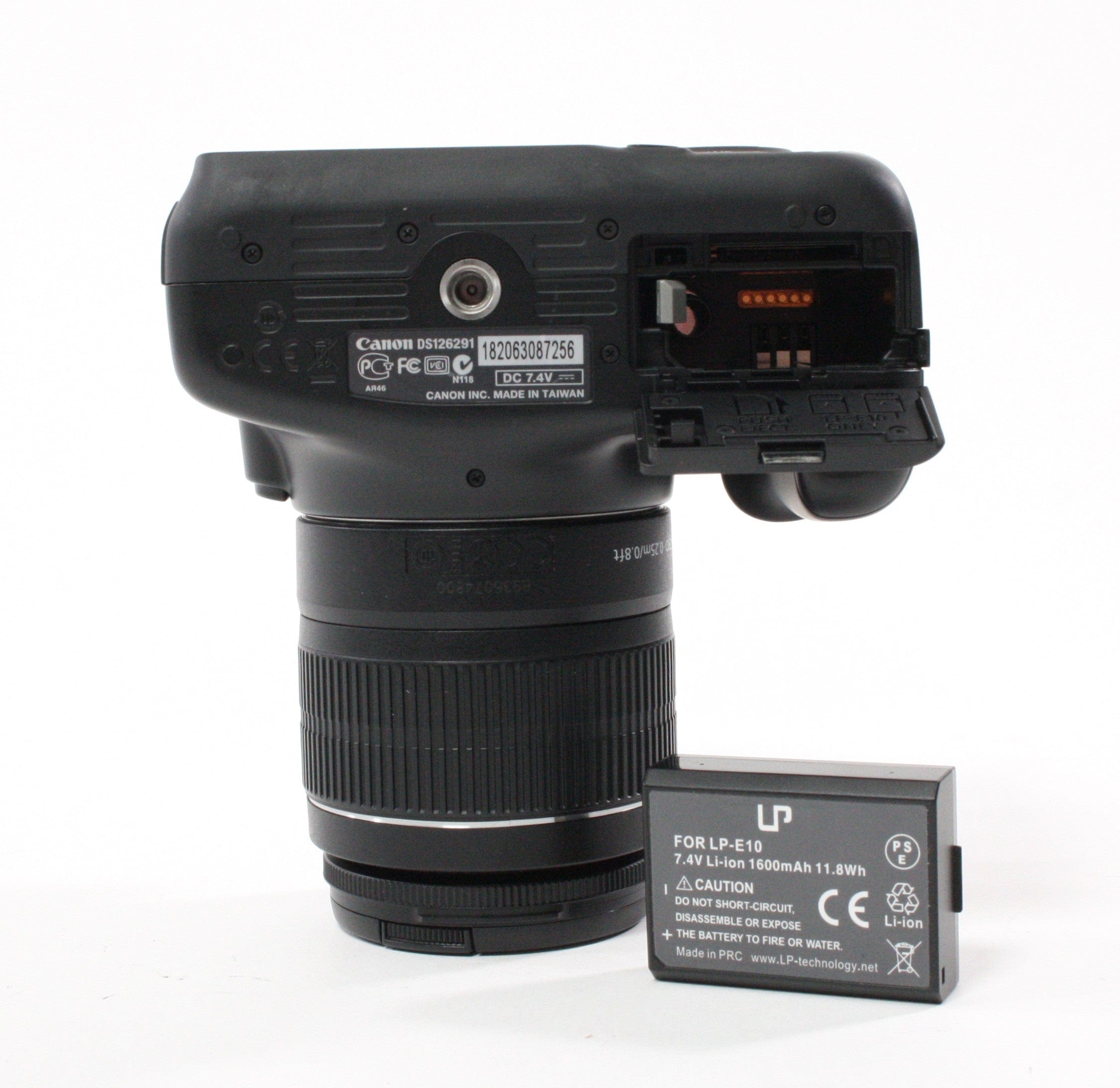 Canon Rebel T3 DSLR with 18-55mm f/3.5-5.6 IS II Lens Shutter Count 535