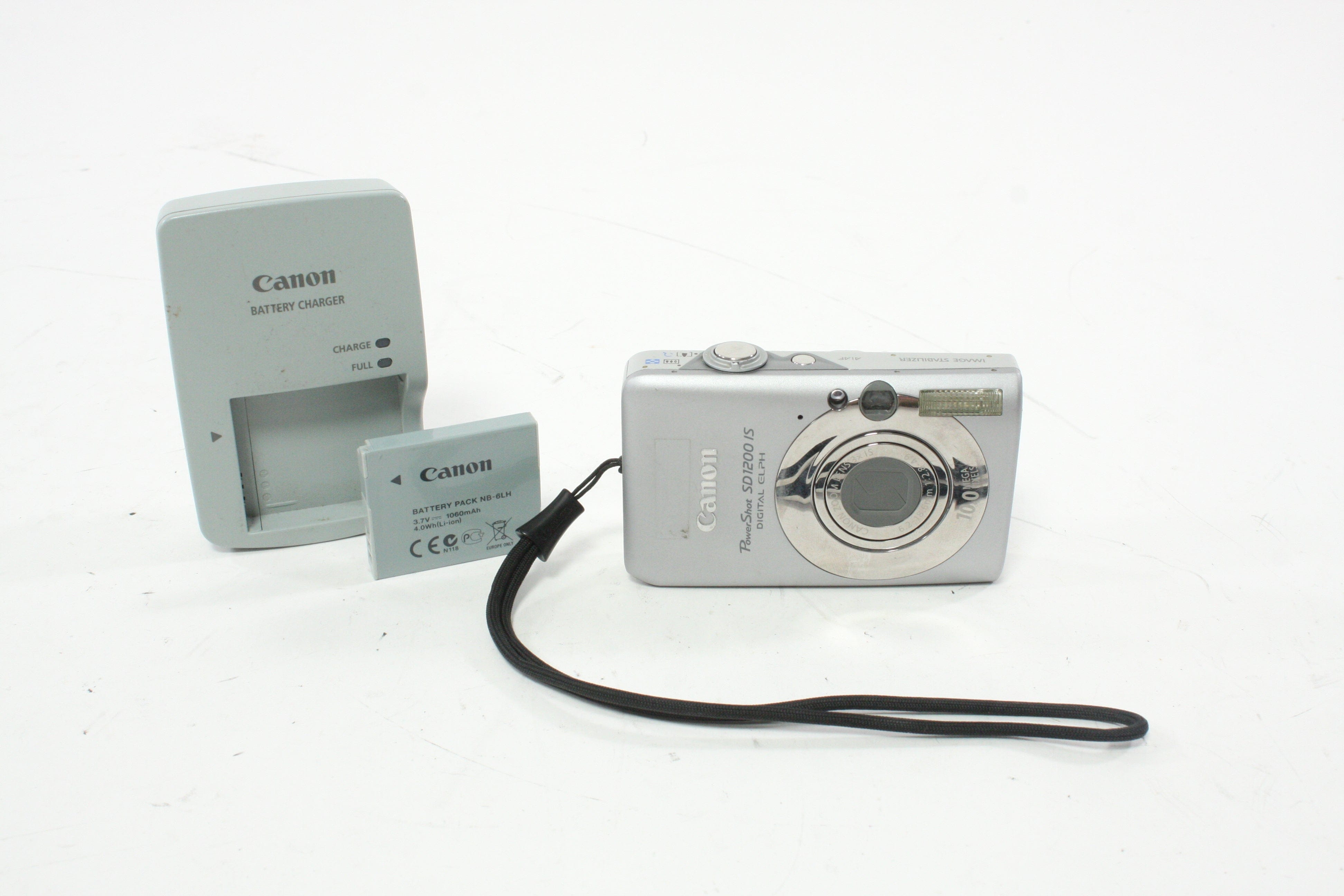 Canon SD 1200 IS Digital Elph Point-and-Shoot Camera 3x Zoom10.0mp