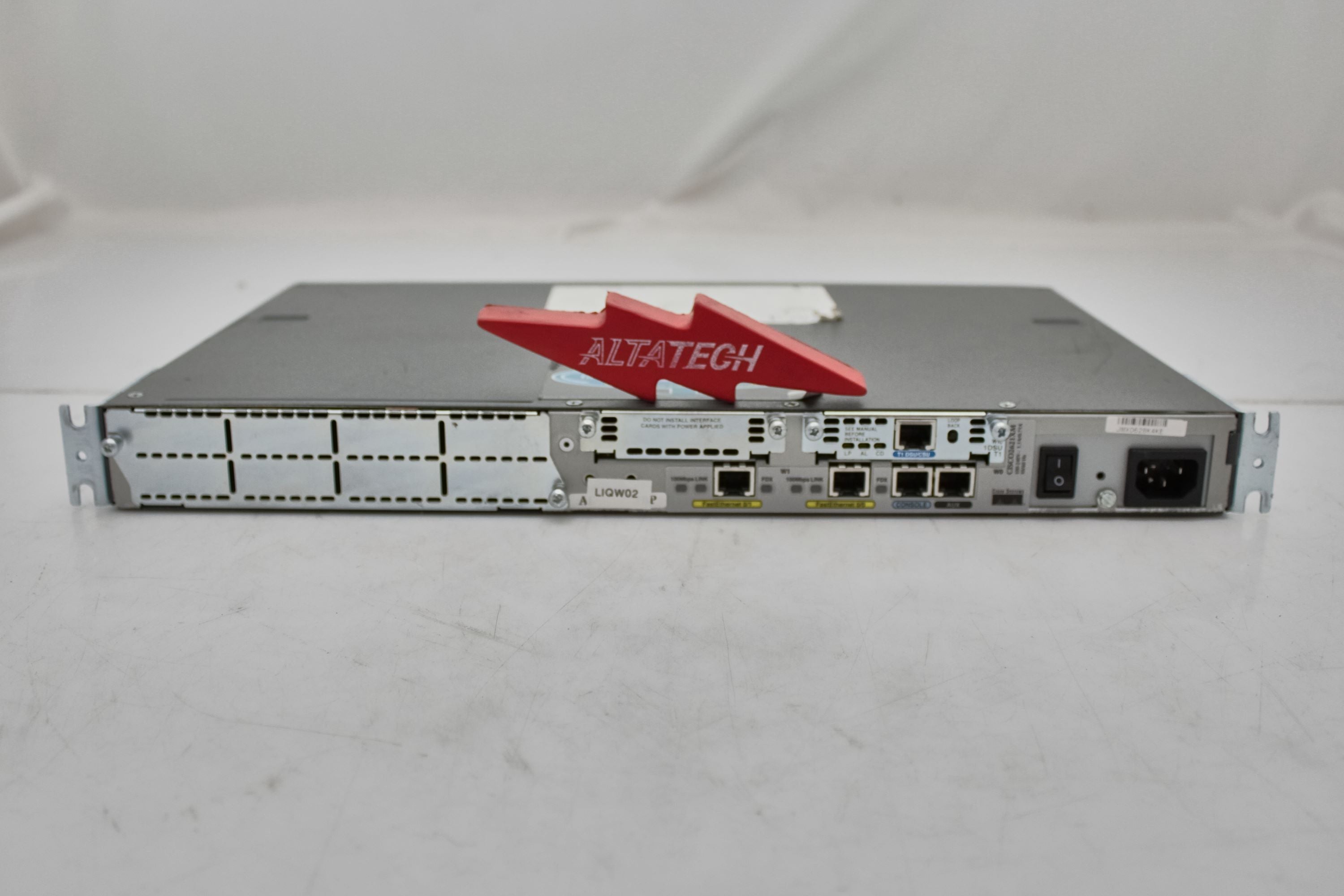 Cisco CISCO2621XM Dual 10/100 Ethernet Multiservice Modular Access Rou