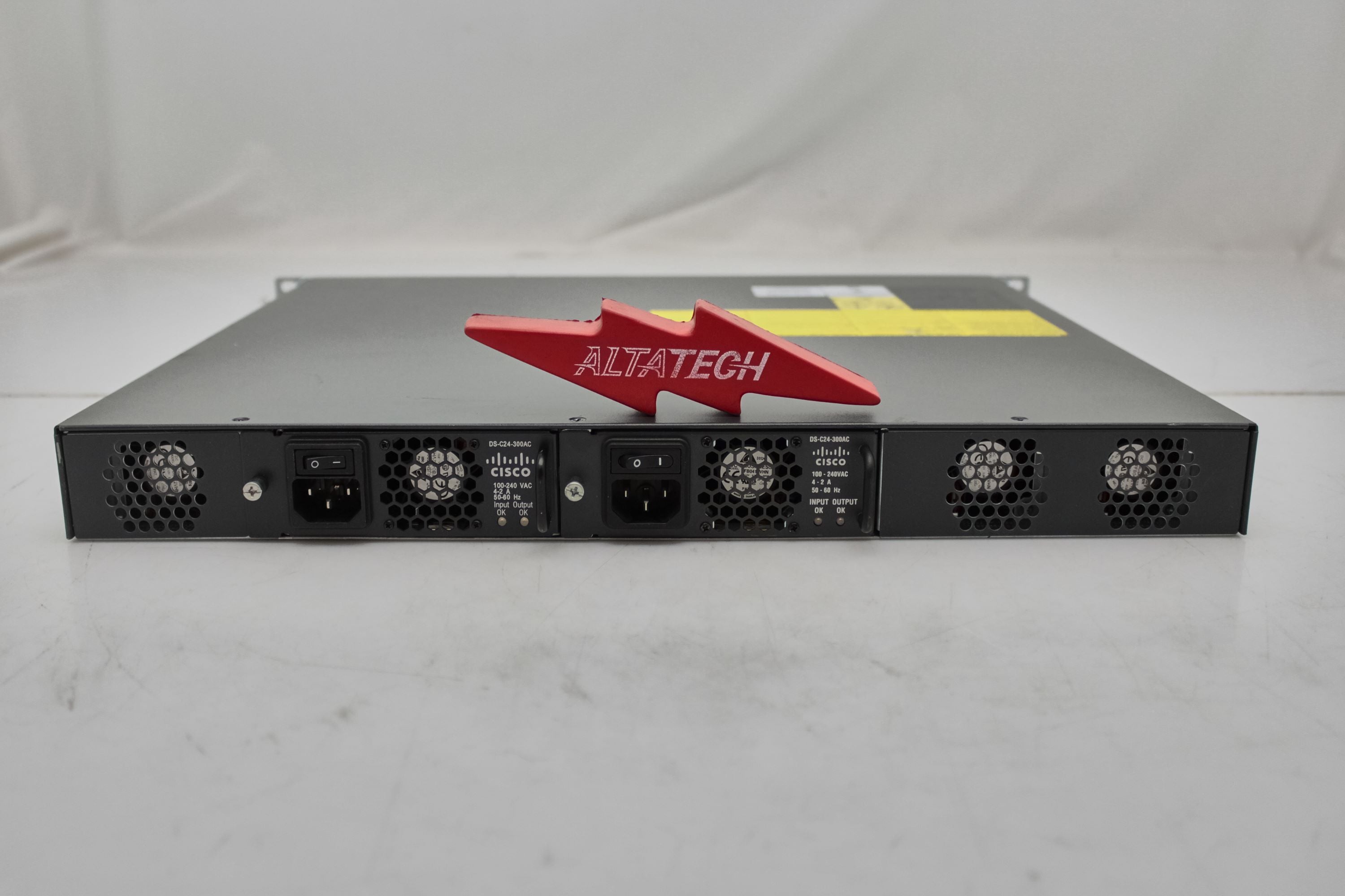 Cisco DS-C9124-K9 DS-C9124-K9 Cisco MDS 9124 24-Port Multilayer Fabric