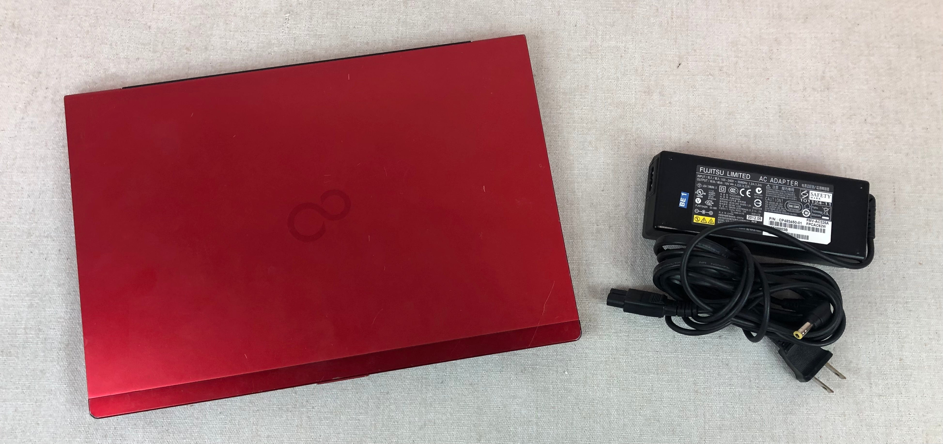 Fujitsu Lifebook U938 13.3” i5-8650U, 8GB/256GB, Touch Screen, Power adapter