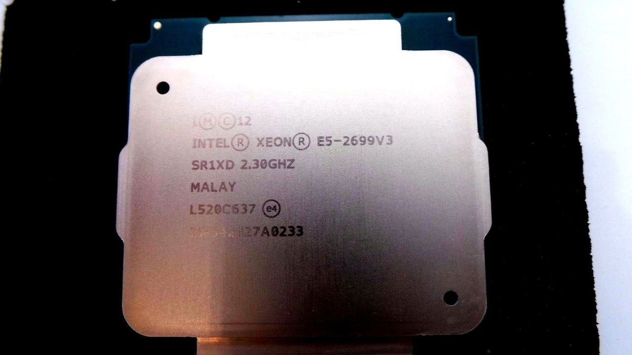 Dell 1F03K Intel Xeon E5-2699 v3 18-Core 2.3GHz 45MB 145W Processor SR