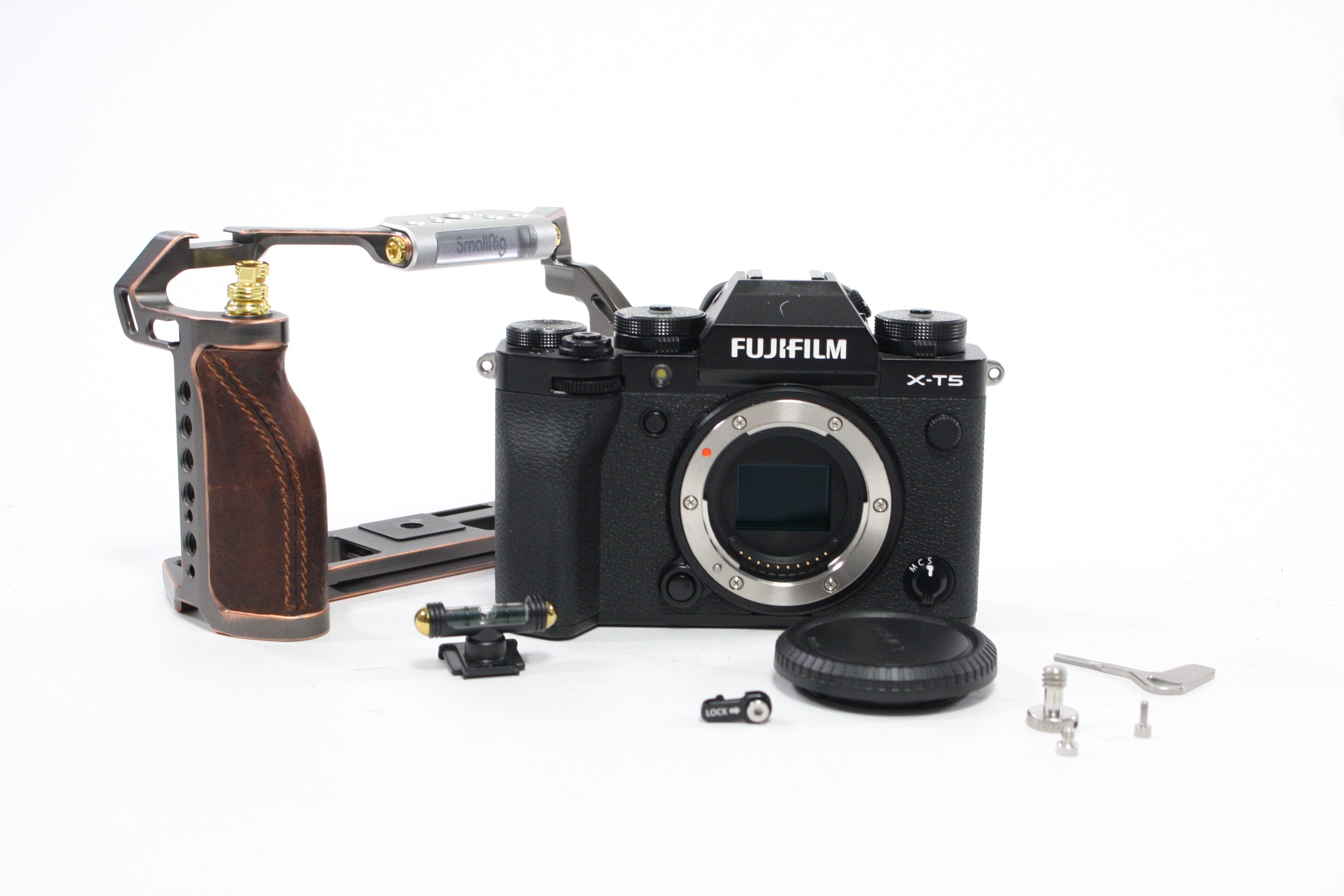 Fuji X-T5 Digital Mirrorless Camera Body with Cage Shutter Count 941