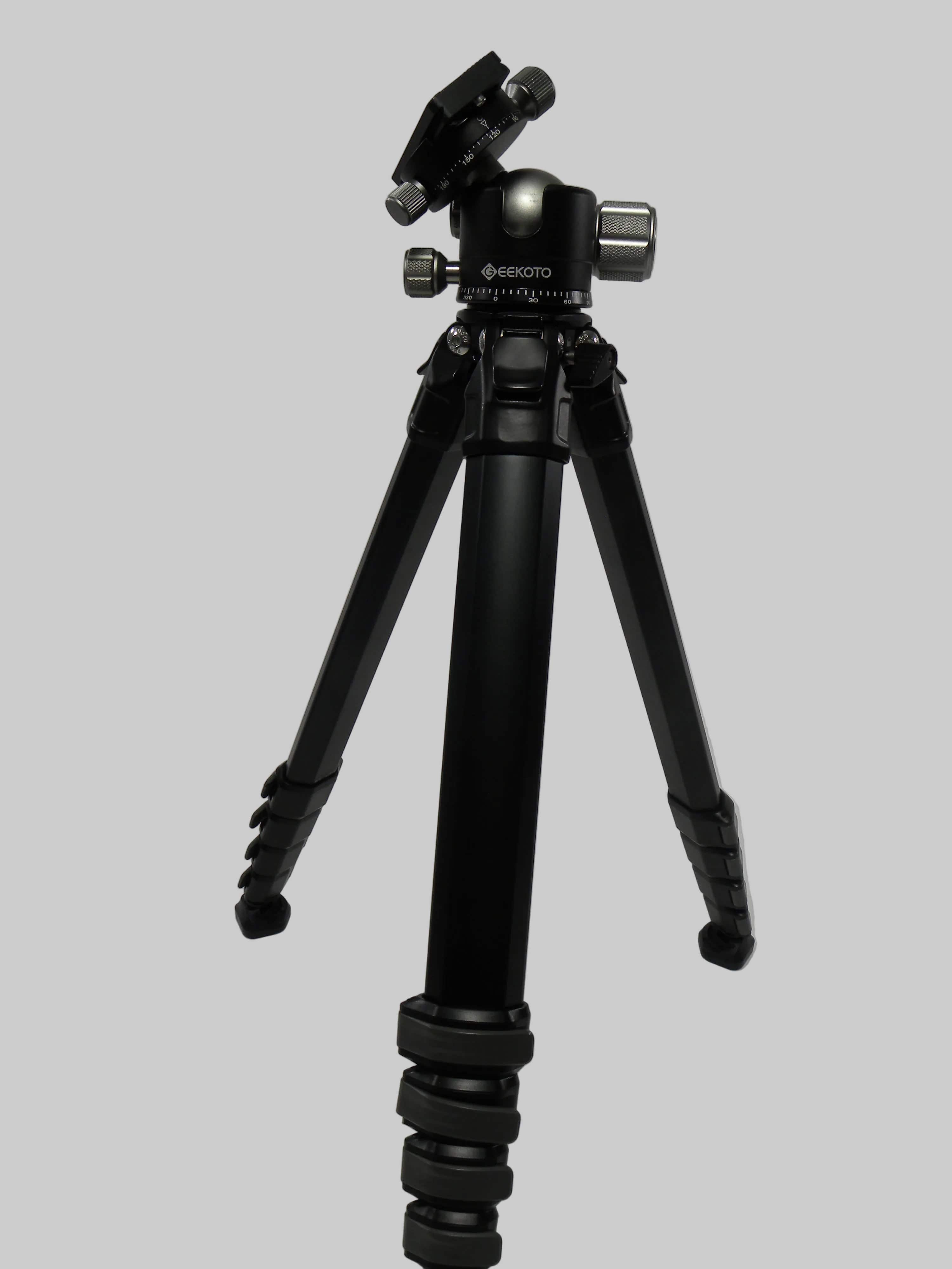 Geekoto Mecha Stand Mat Ultra Hellbat Tripod