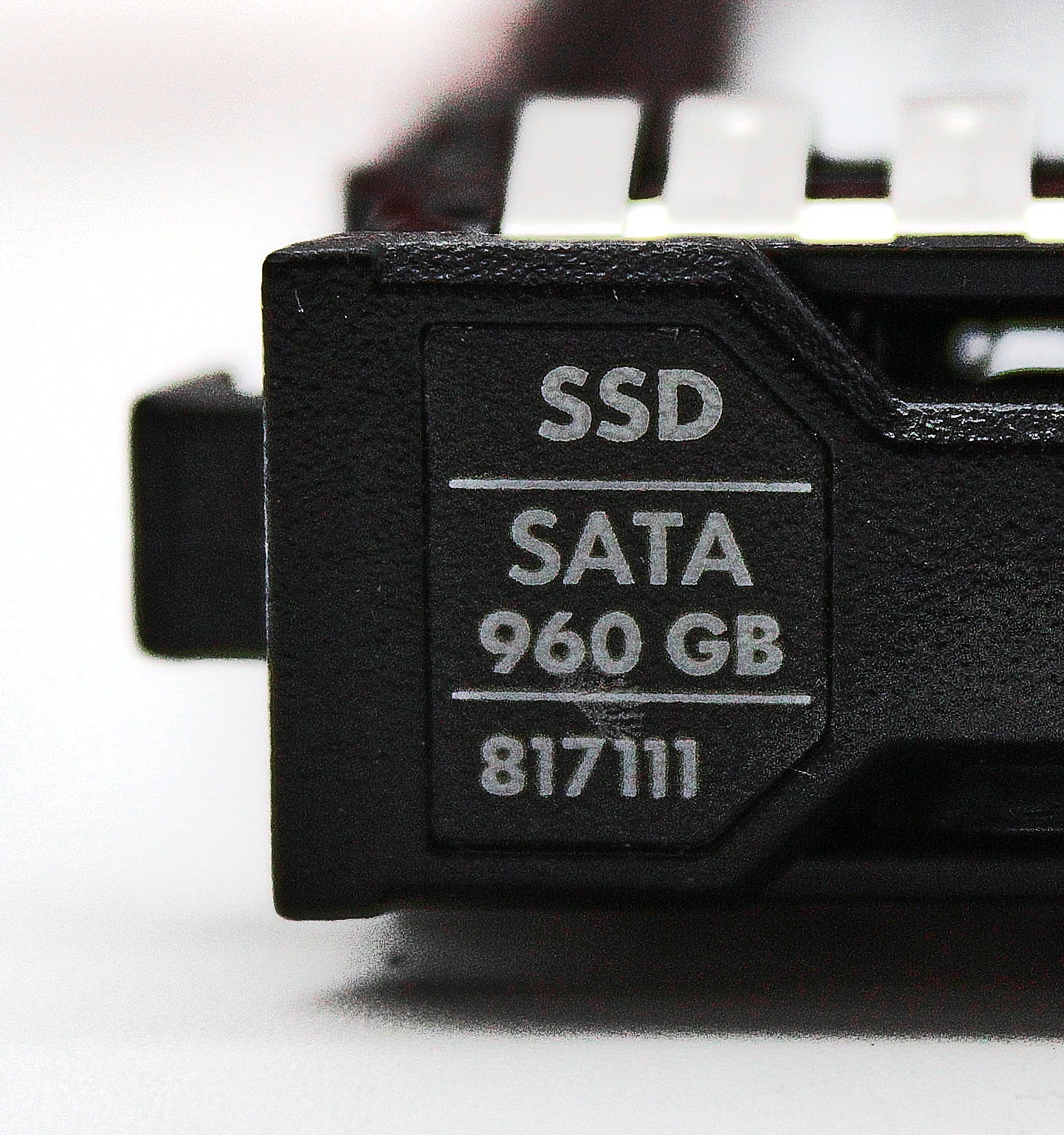 HP 817111-001 960GB SATA 6G MIXED USE SFF (2.5IN) SC SSD