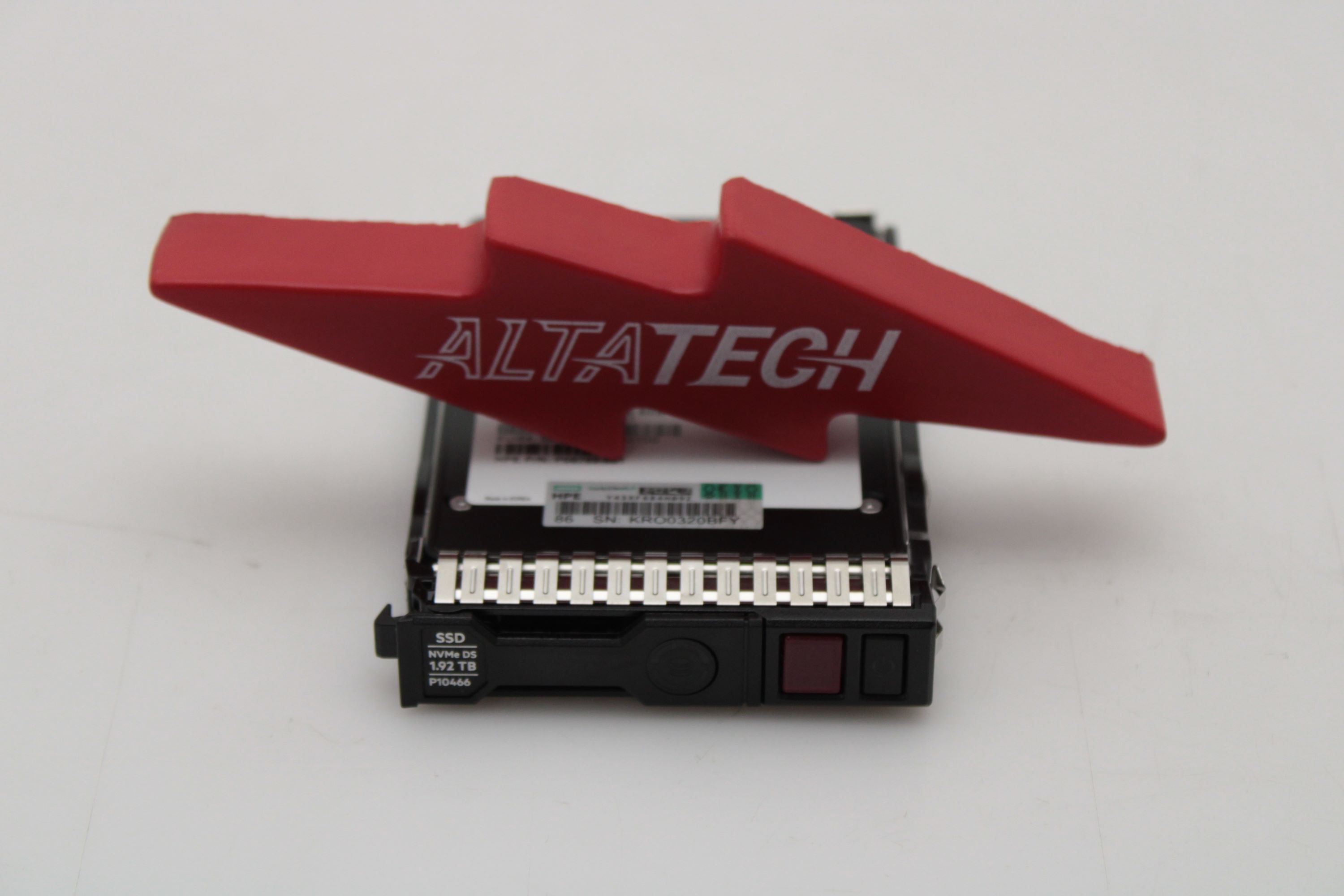 HP P10466-001 1.92TB SFF NVME RI SCN DS SSD