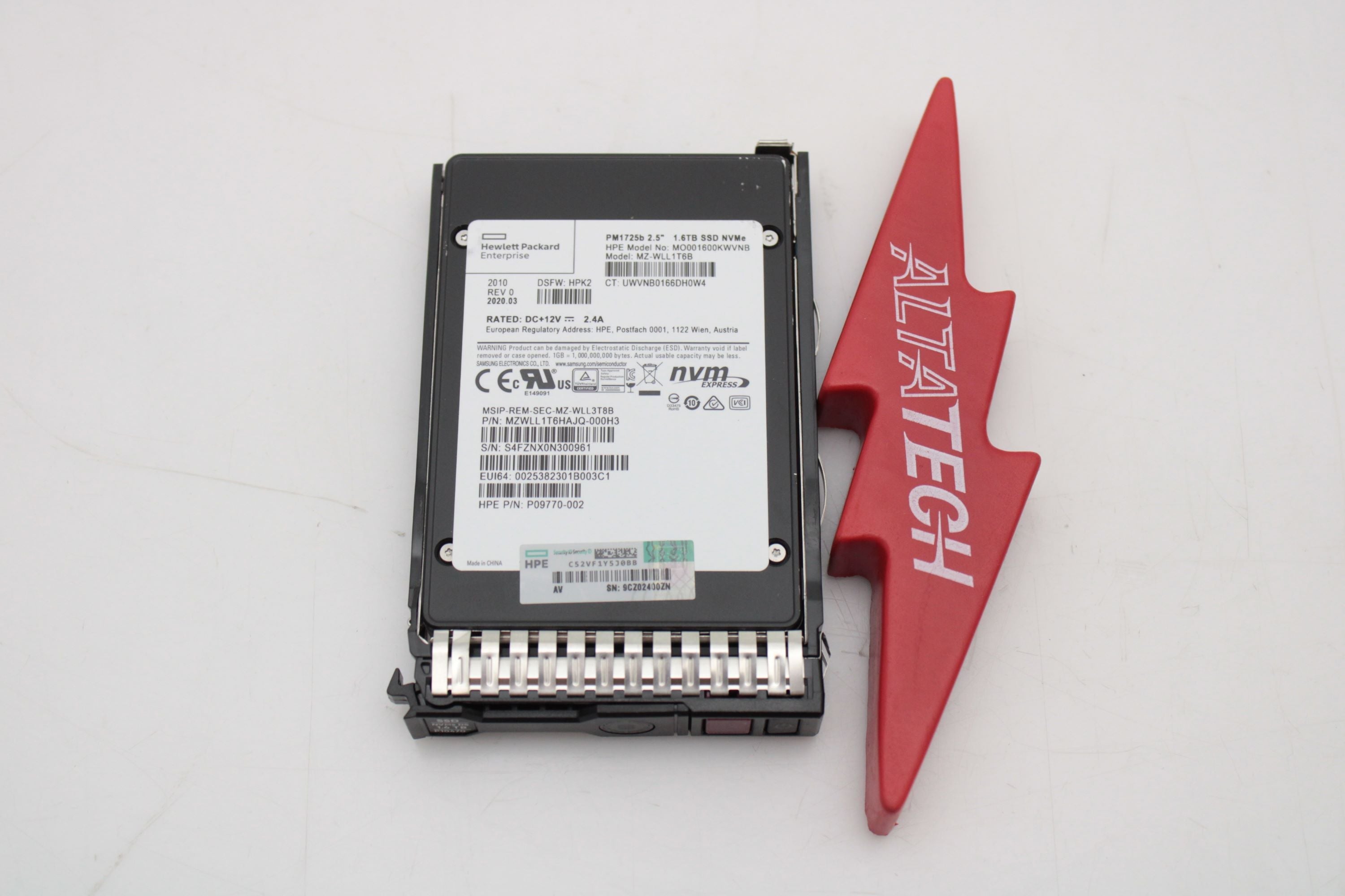 HP P10470-001 1.6TB SFF NVME MU SCN U.2 SSD