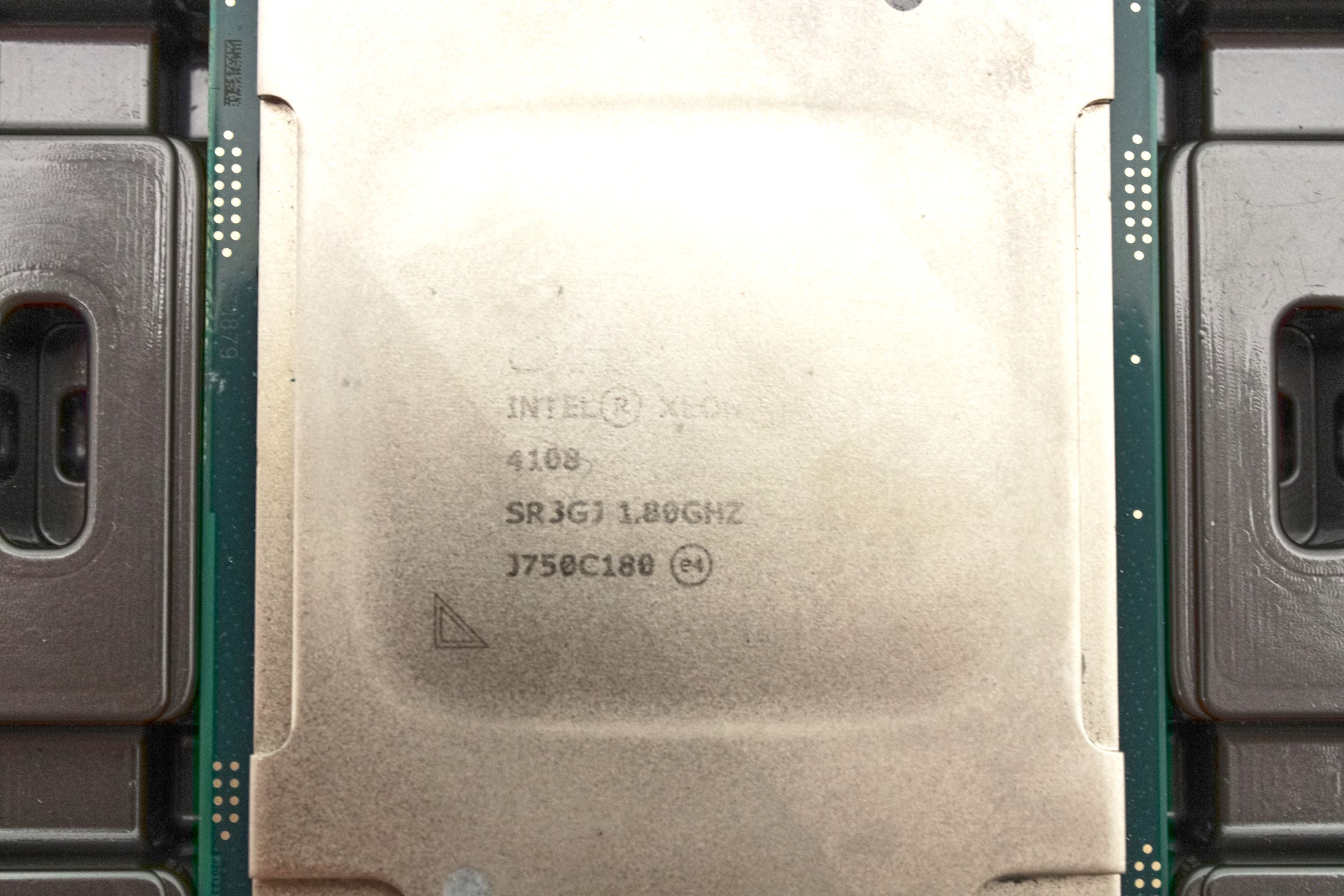 Intel SR3GJ_x10 Lot of 10 Intel SR3GJ Xeon Silver 4108 8-Core 1.80GHz