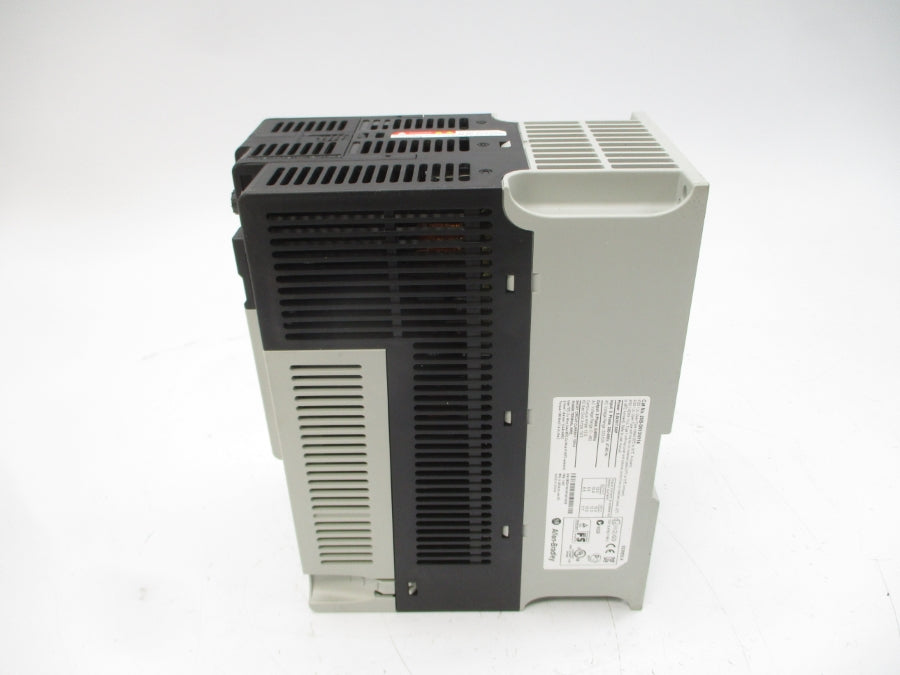 ALLEN BRADLEY 25B-D013N114 SER. A F/W 1.003 380-480VAC 15.4A NSNP