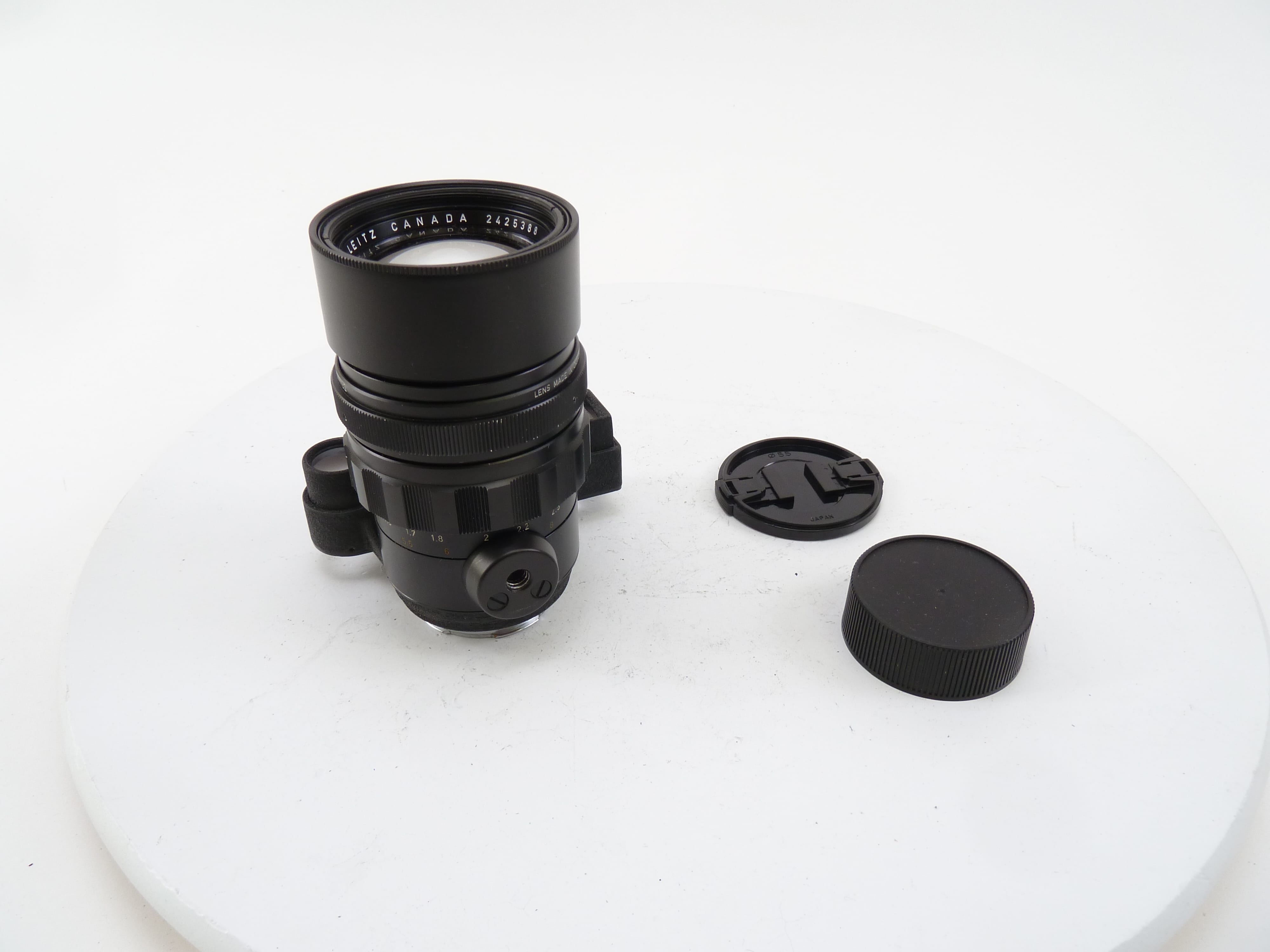 Leica Elmarit Type II Black 135MM f2.8 M Mount w/goggles made in Canada