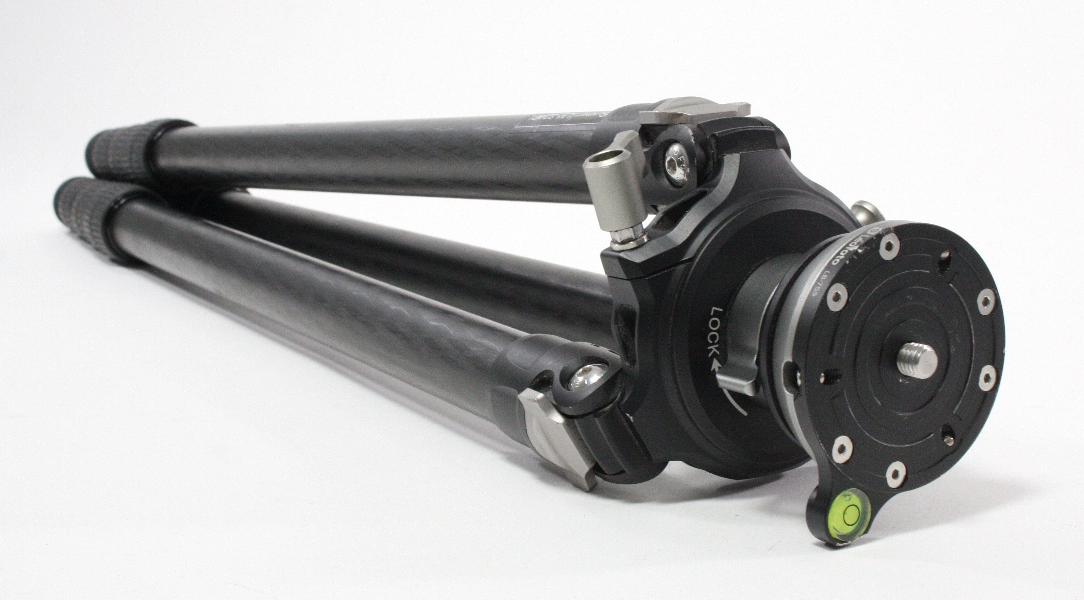 Leofoto LM-324C Carbon Fiber Tripod with 75mm Video Bowl+Platform and Leofoto YB-75LD. Bag Included.