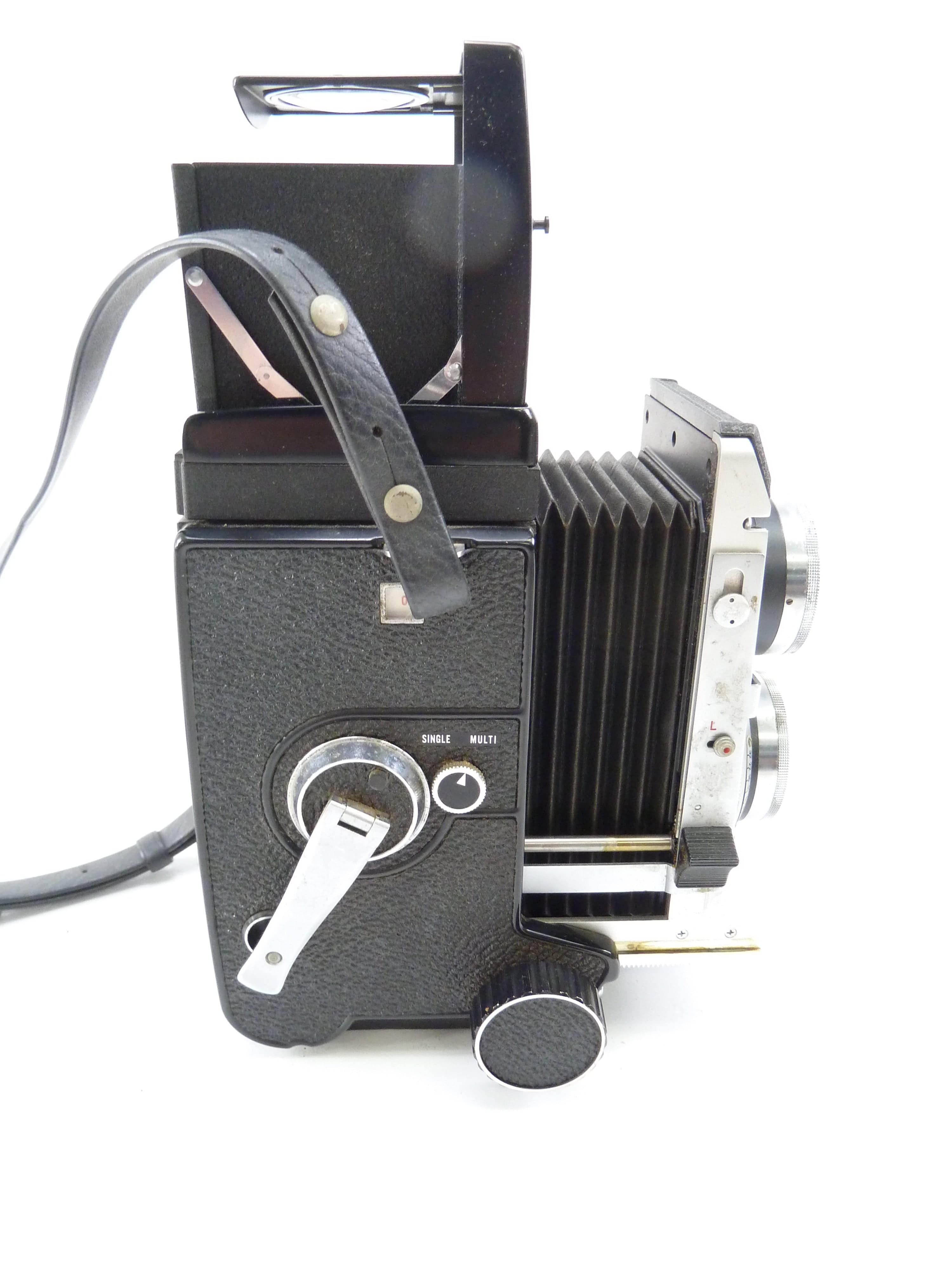 Mamiya C330 Kit with 80MM F2.8 Lens and Waist Level Finder