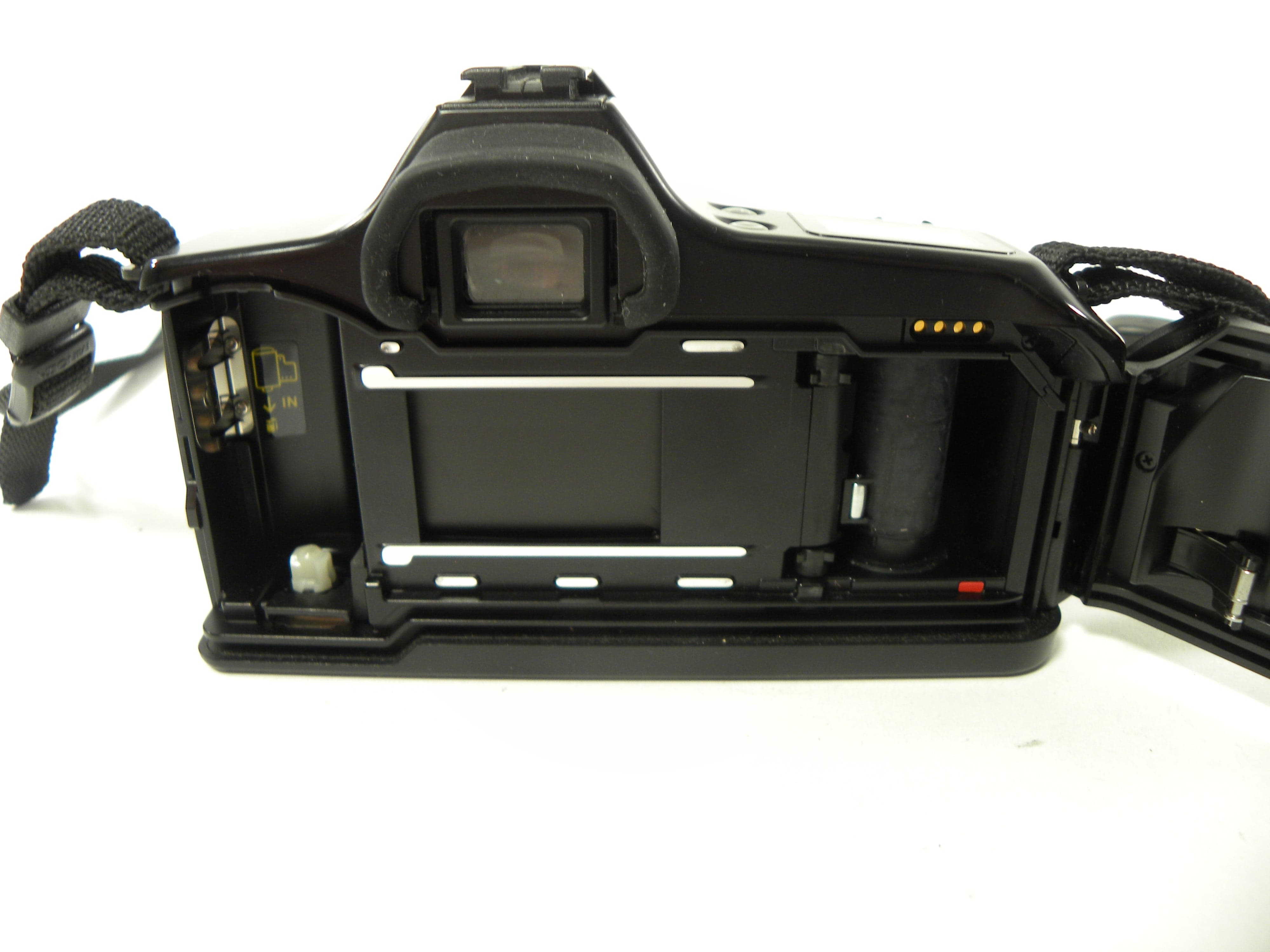 Minolta Maxxum 3000i 35mm SLR w/Sigma Zoom MC 135mm f3.5-4.5