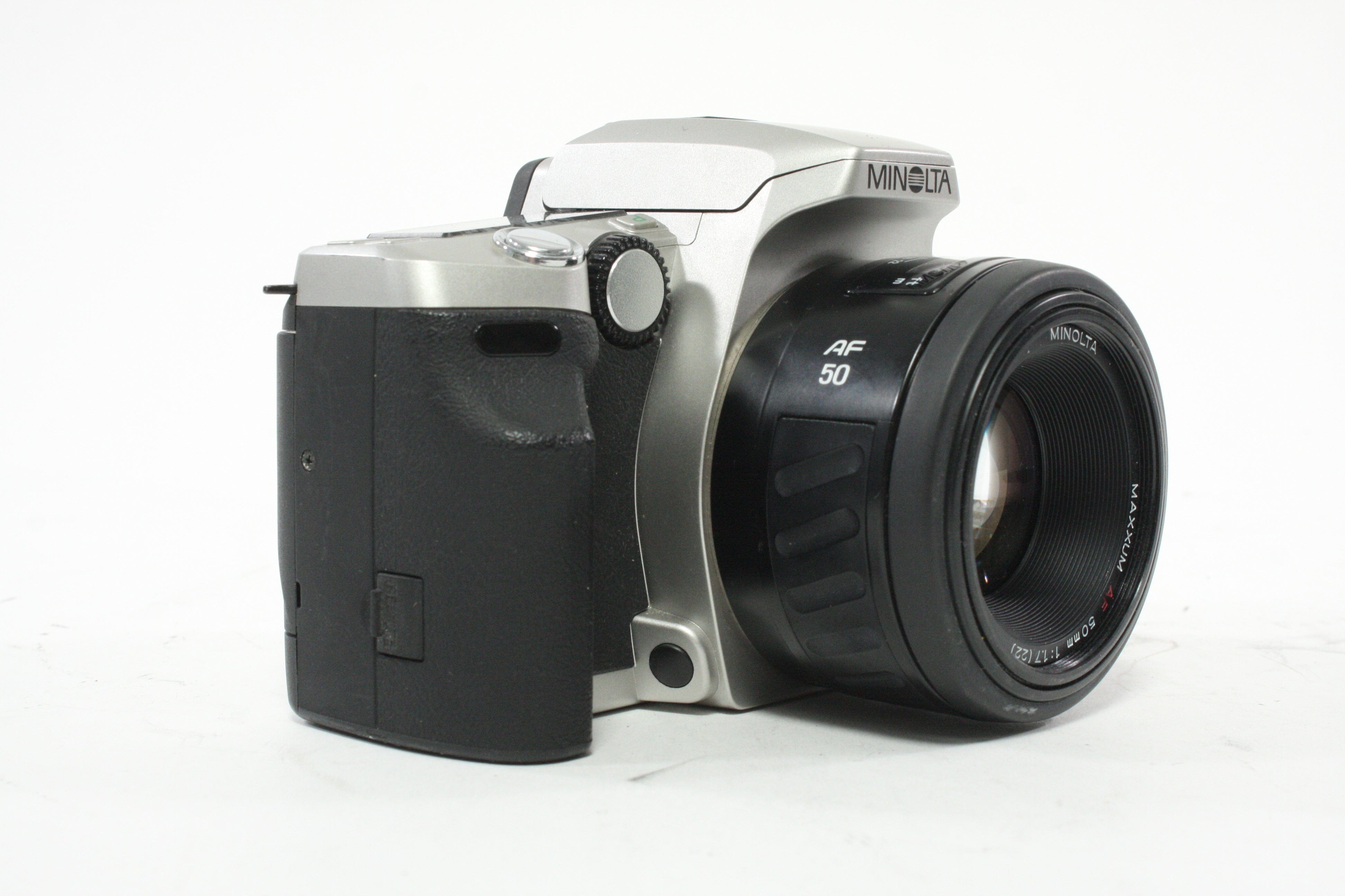 Minolta Maxxum 5 35mm SLR Camera with 50mm f/1.7
